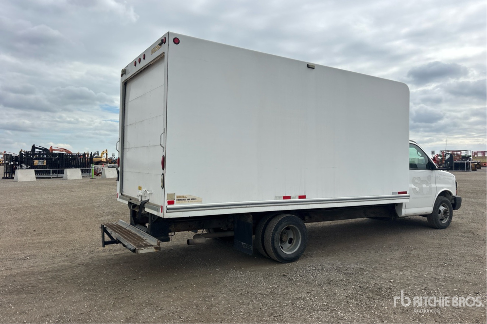 2011 GMC SAVANA 3500