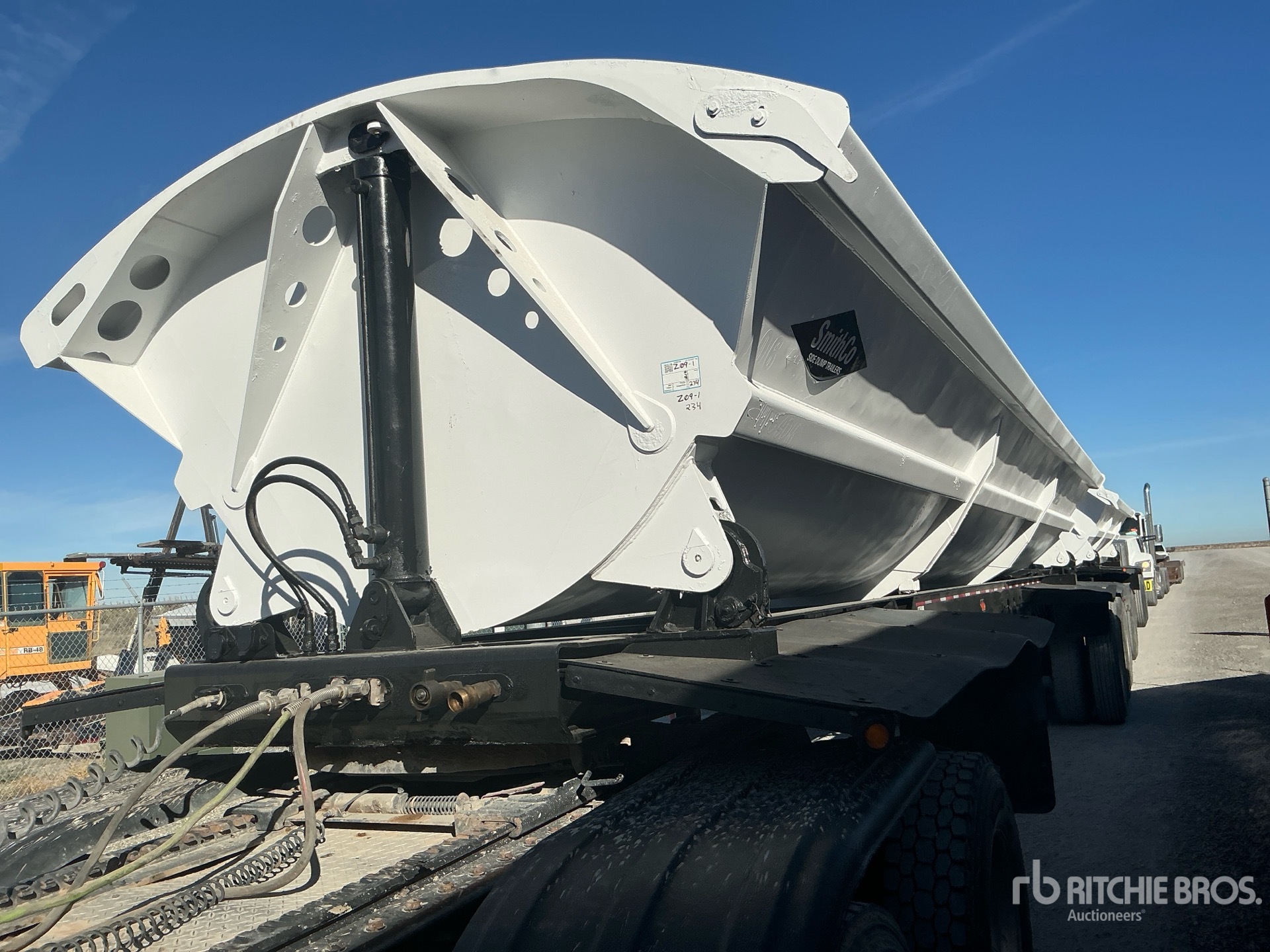 2016 Smithco 42 ft Tri/A