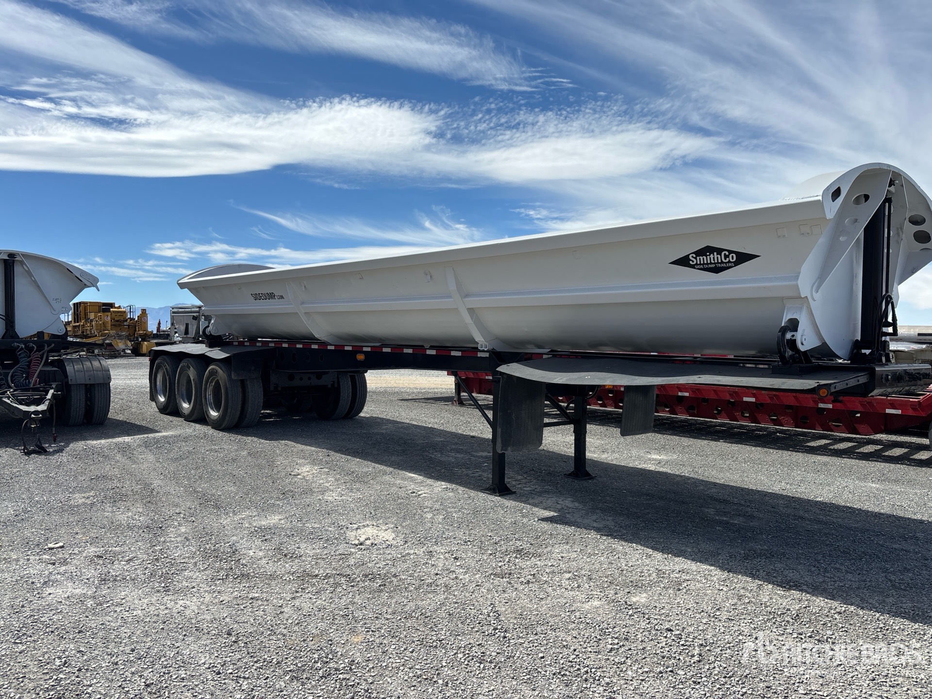 2016 Smithco 42 ft Tri/A
