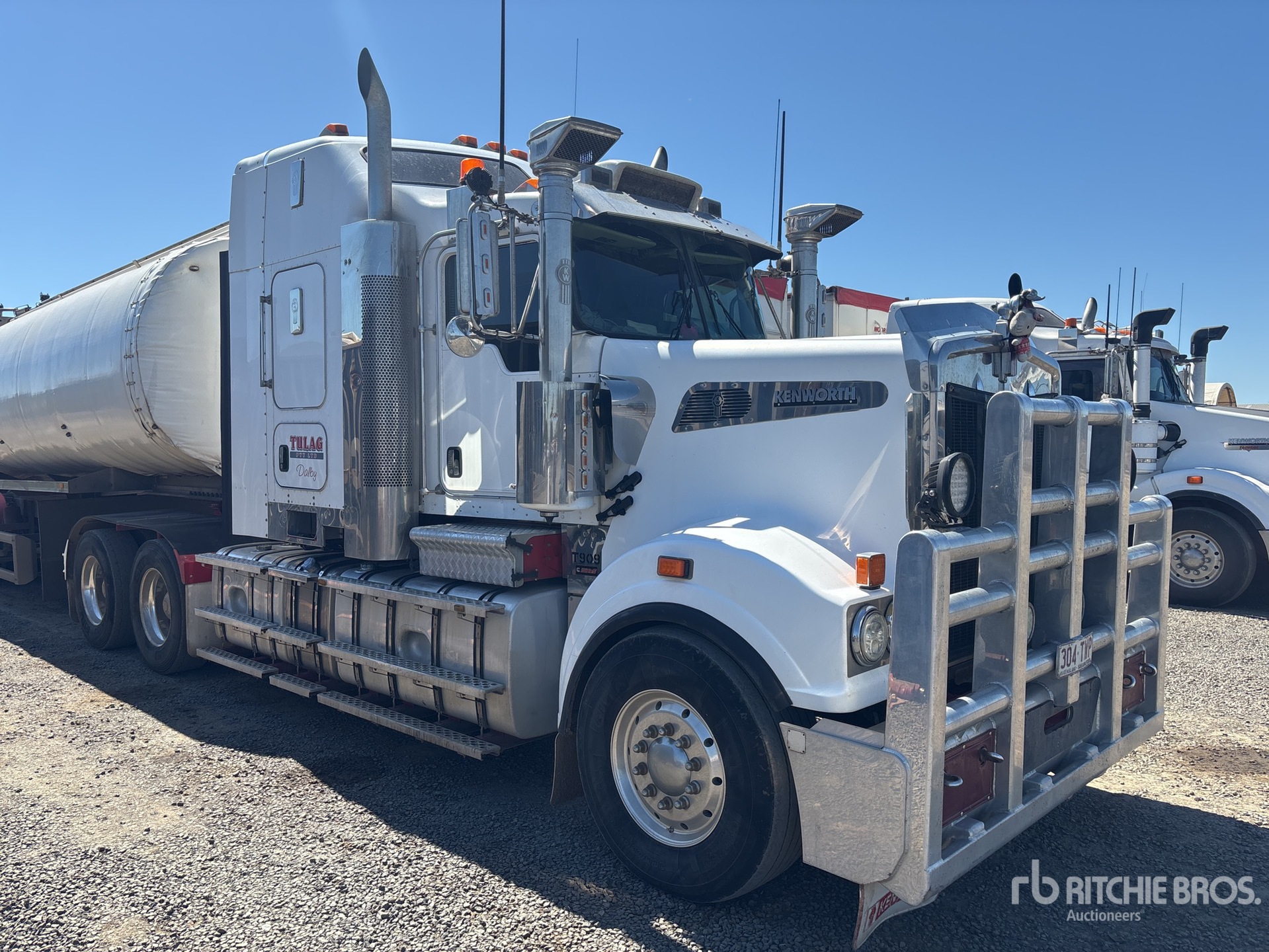 Photo of 2014 Kenworth T909