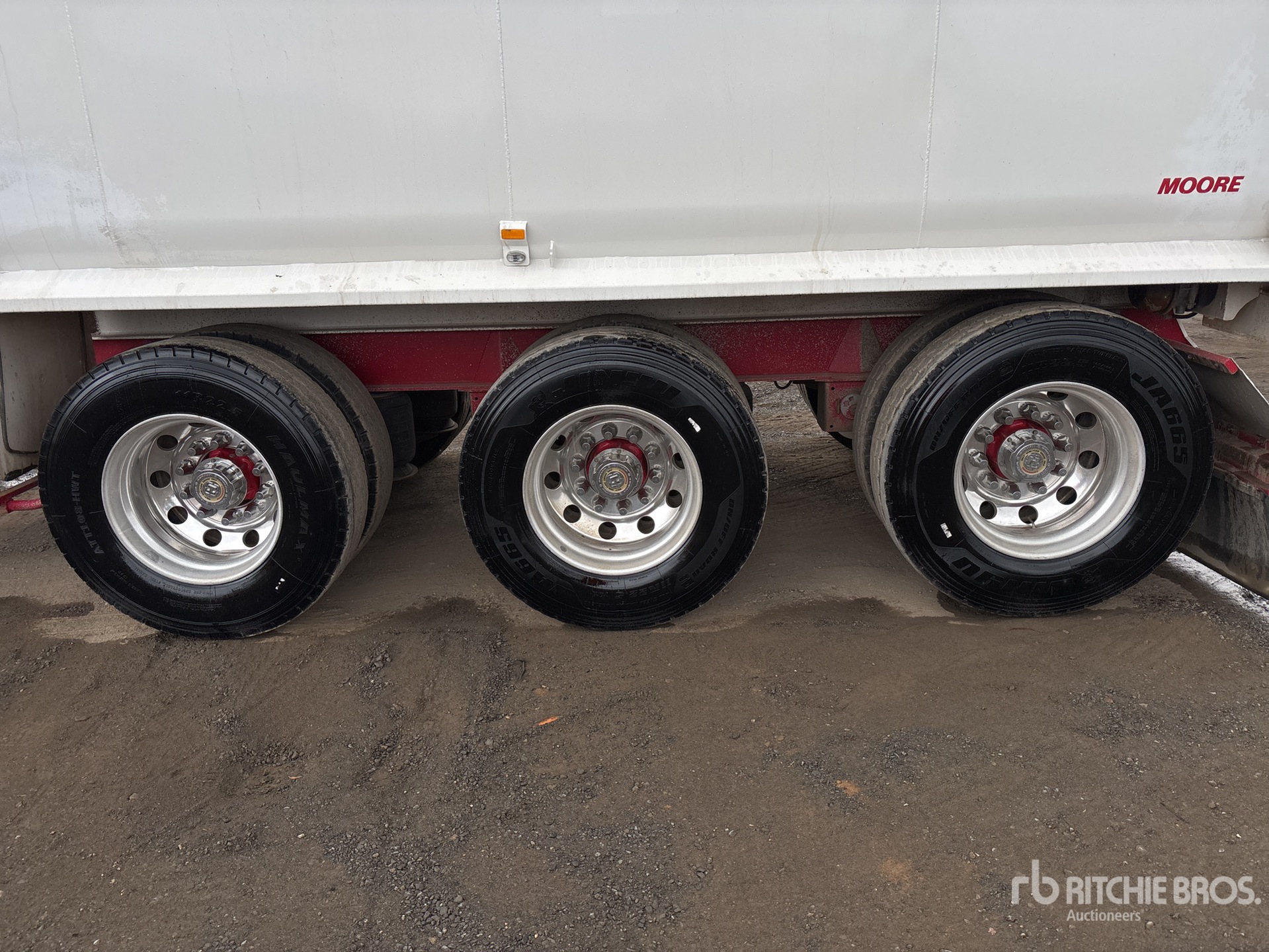 2022 Moore 10 M TRI/A STEP DECK