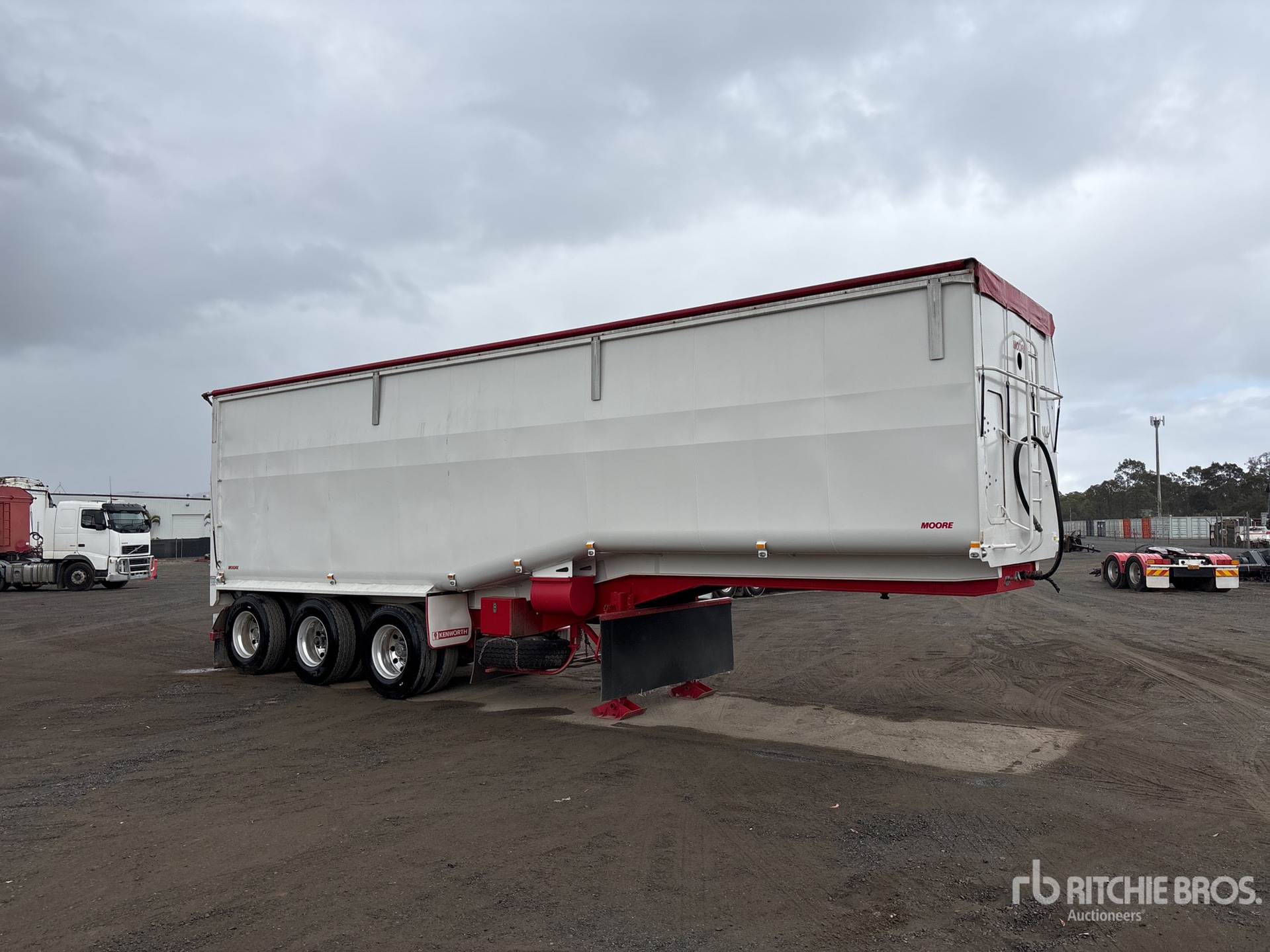 2022 Moore 10 M TRI/A STEP DECK