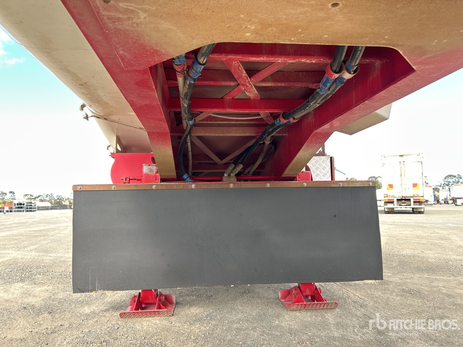 2022 Moore 10 M TRI/A STEP DECK