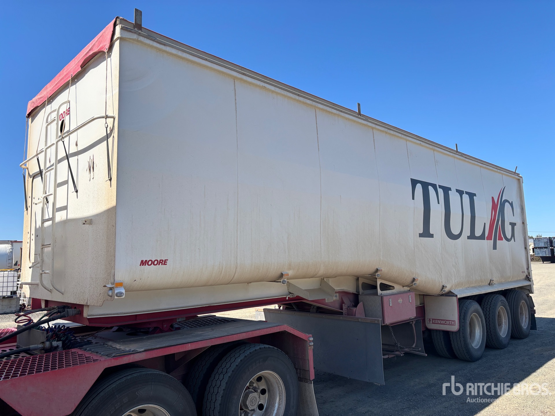 2022 Moore 10 m Tri/A