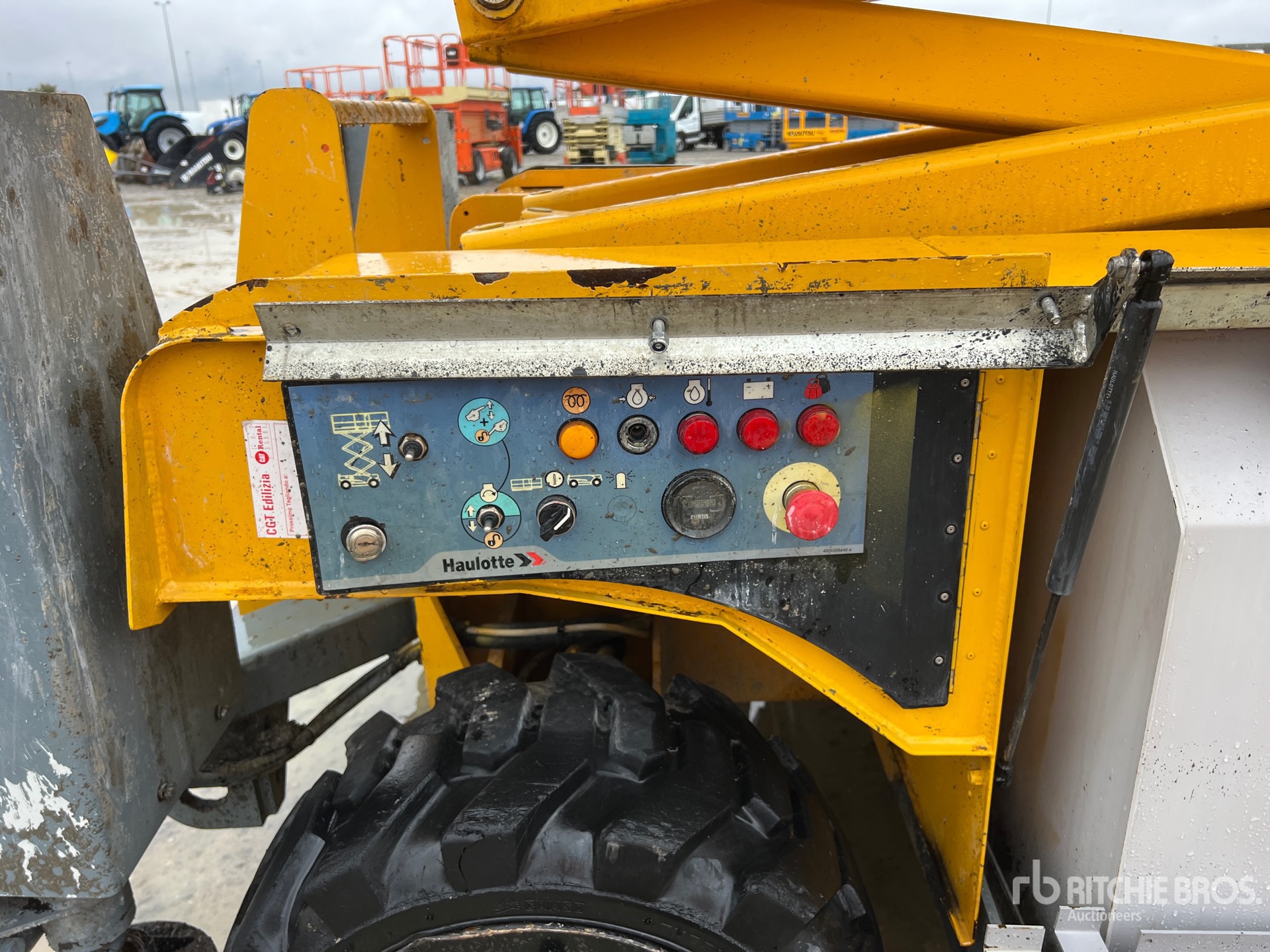 2018 Haulotte COMPACT12DX