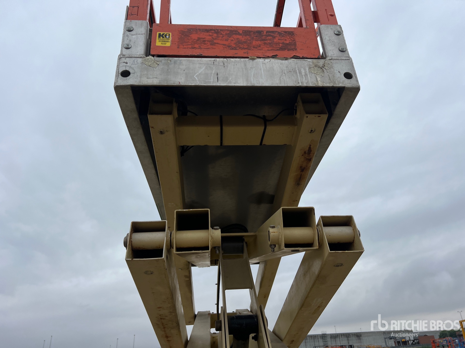 2011 JLG 2630ES