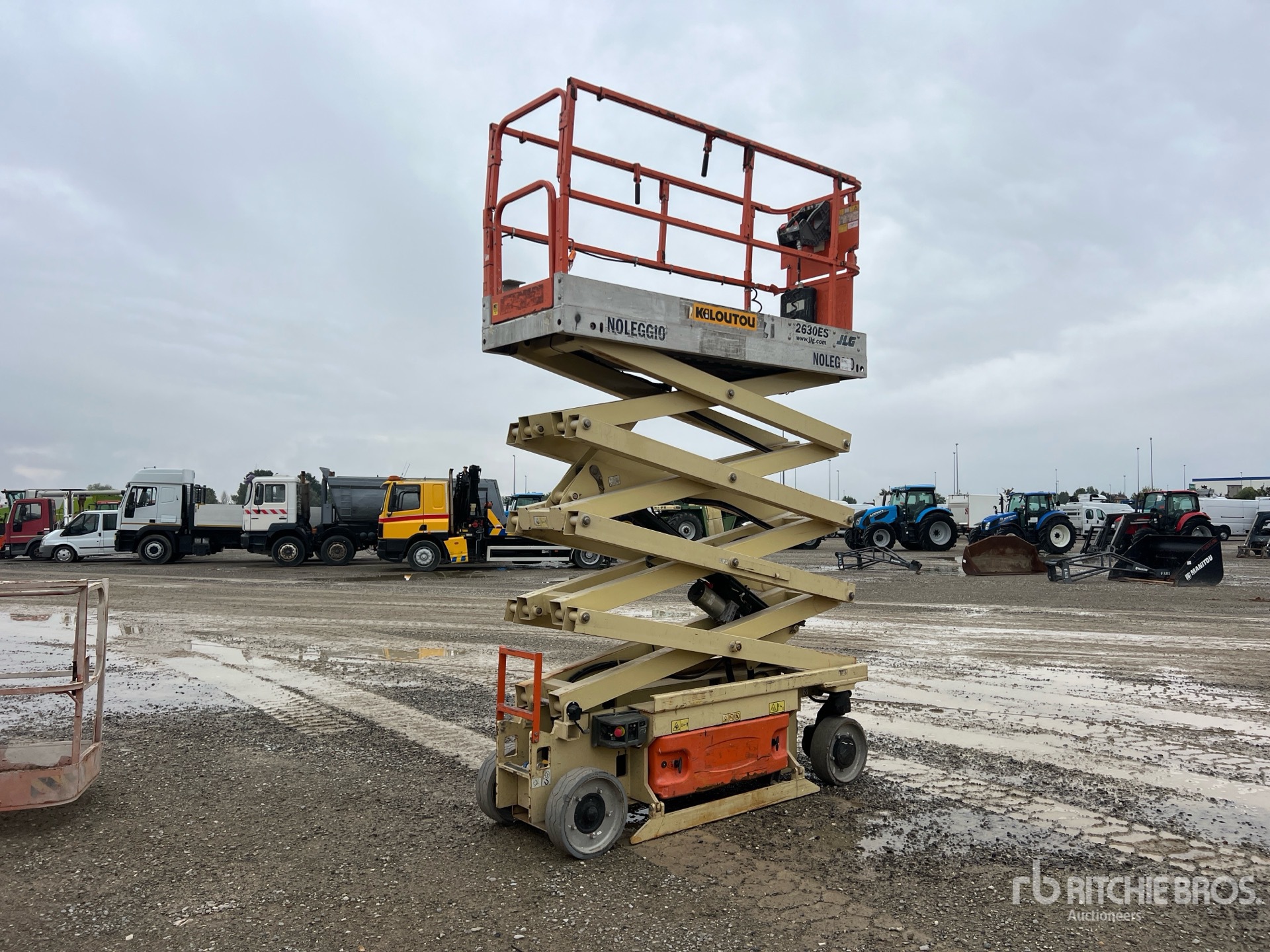 2011 JLG 2630ES