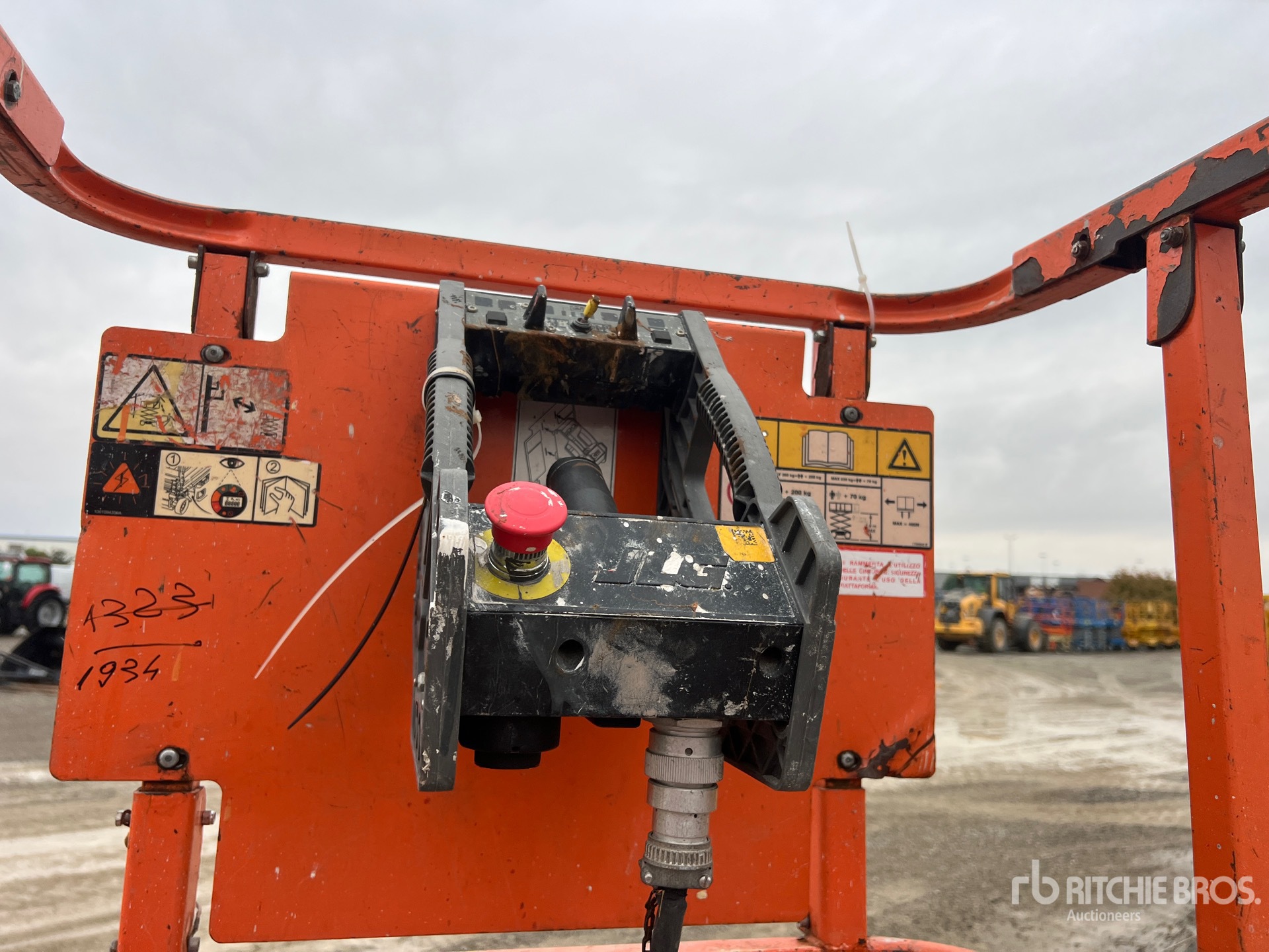 2011 JLG 2630ES