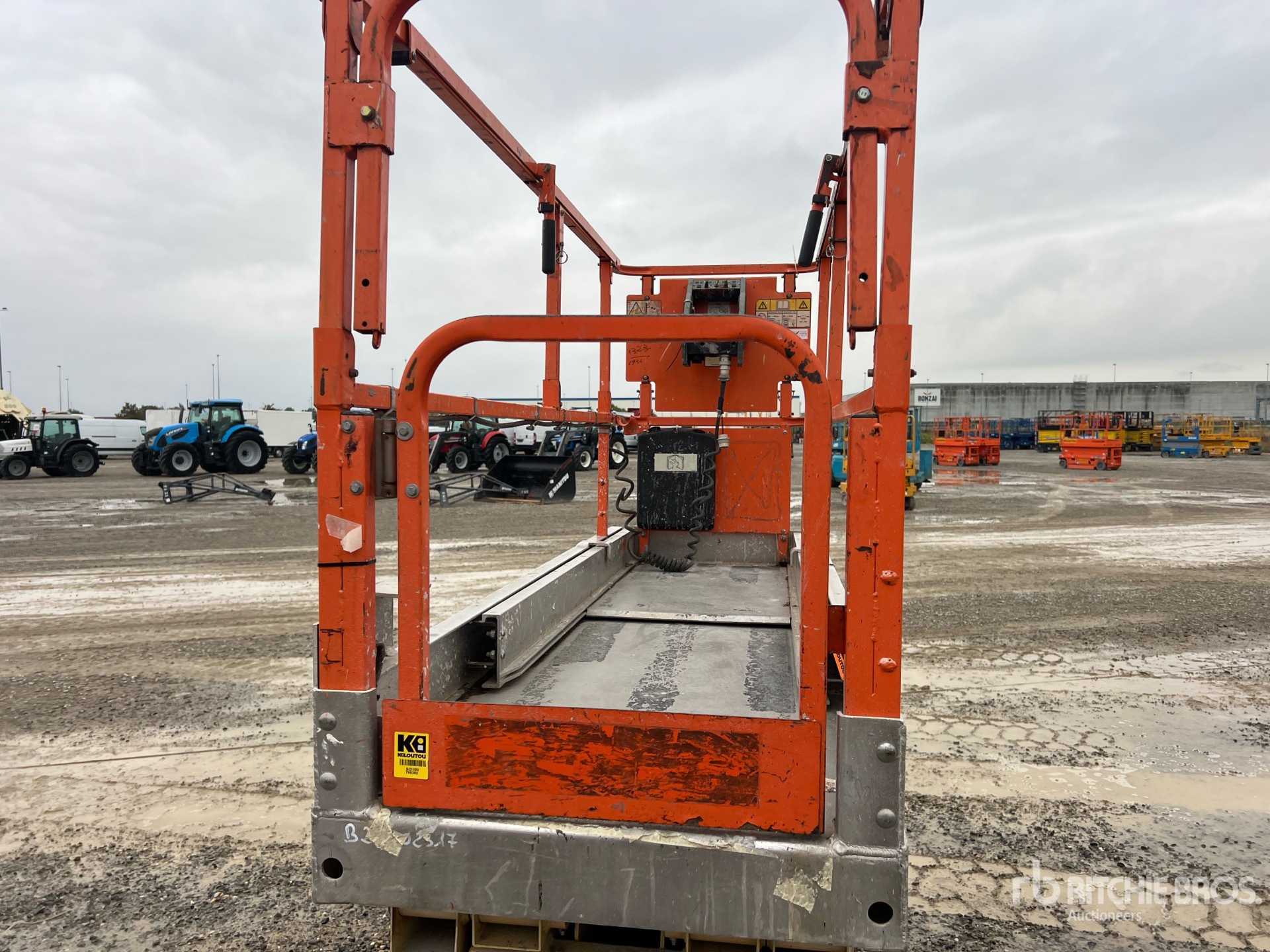 2011 JLG 2630ES
