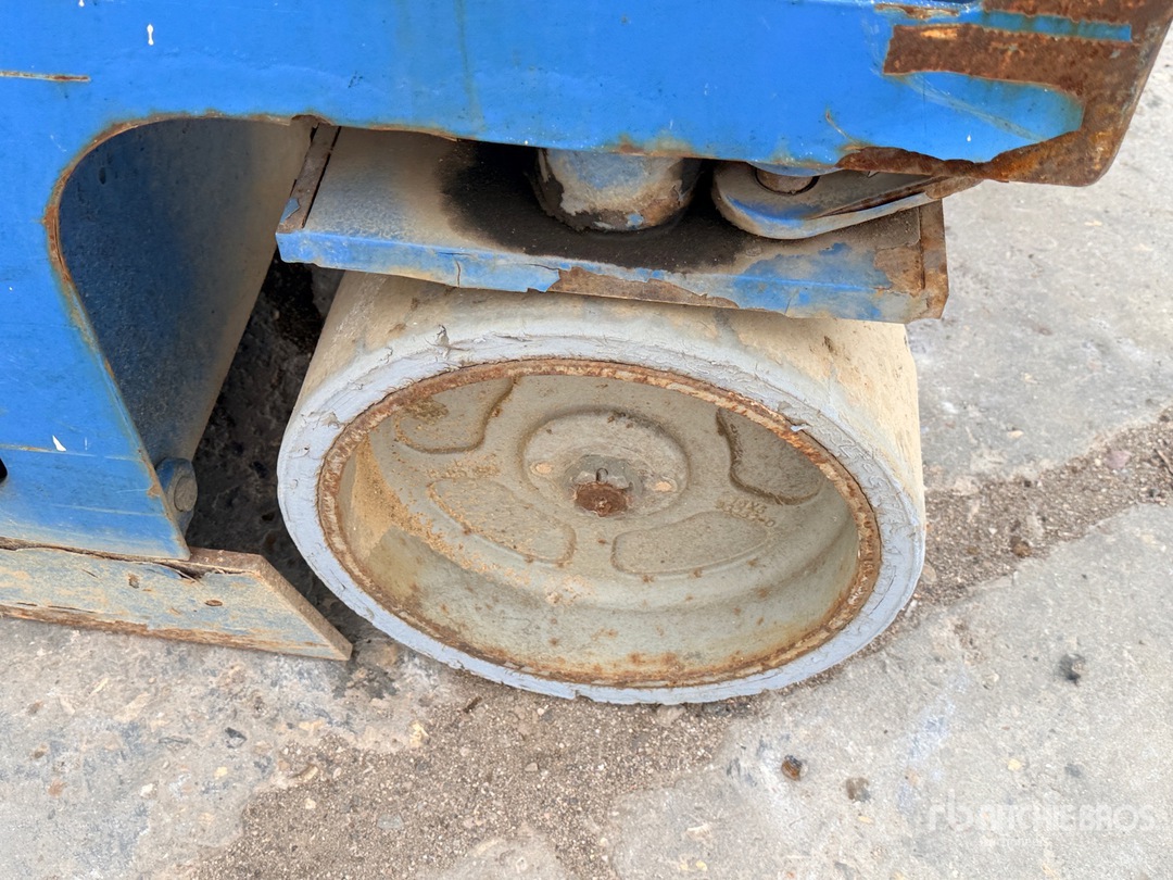 2013 Genie GS-3246