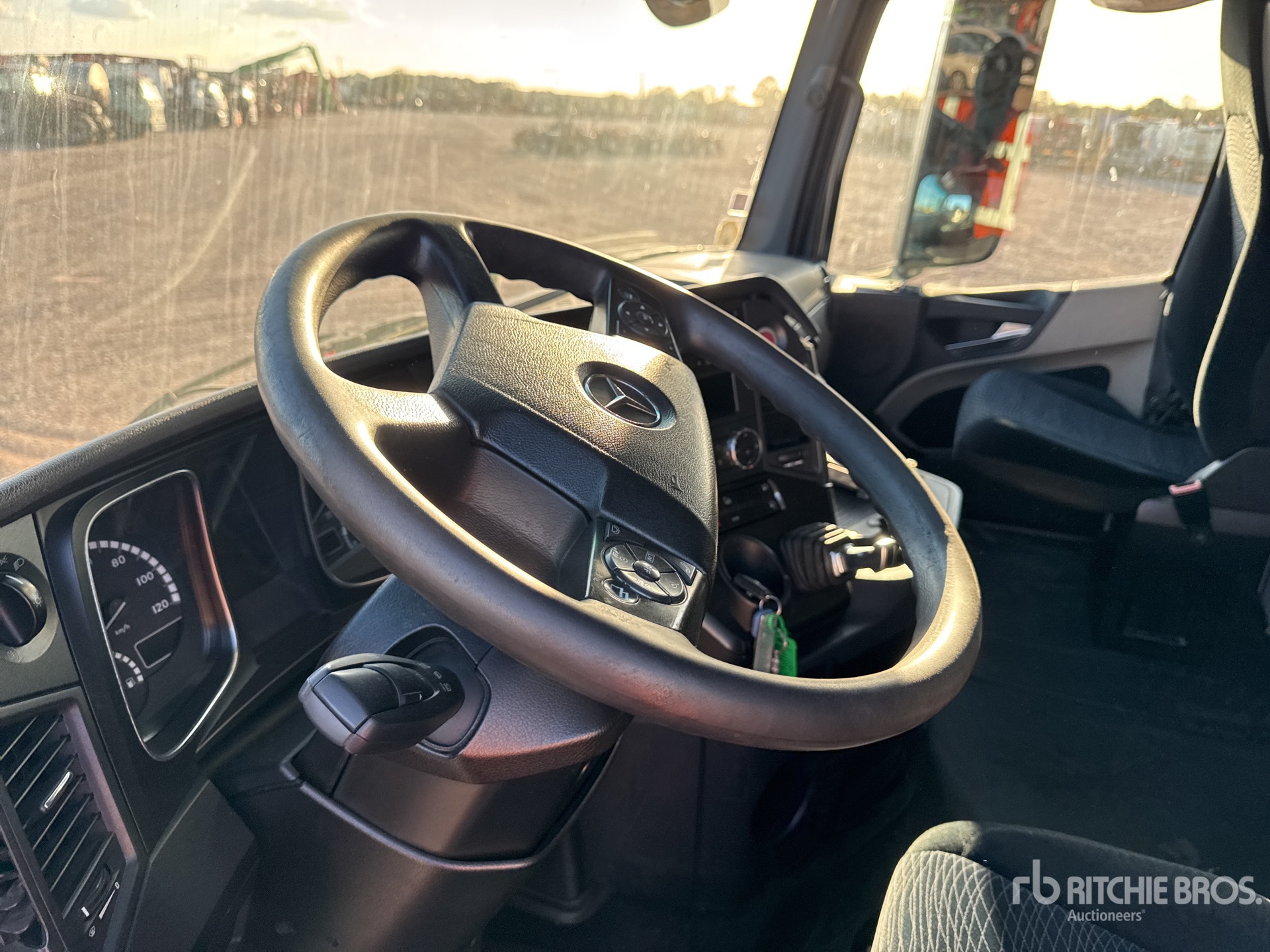 2014 Mercedes-Benz 1842LS
