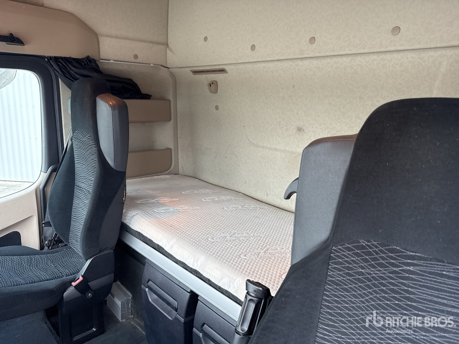 2015 Mercedes-Benz ACTROS 1842
