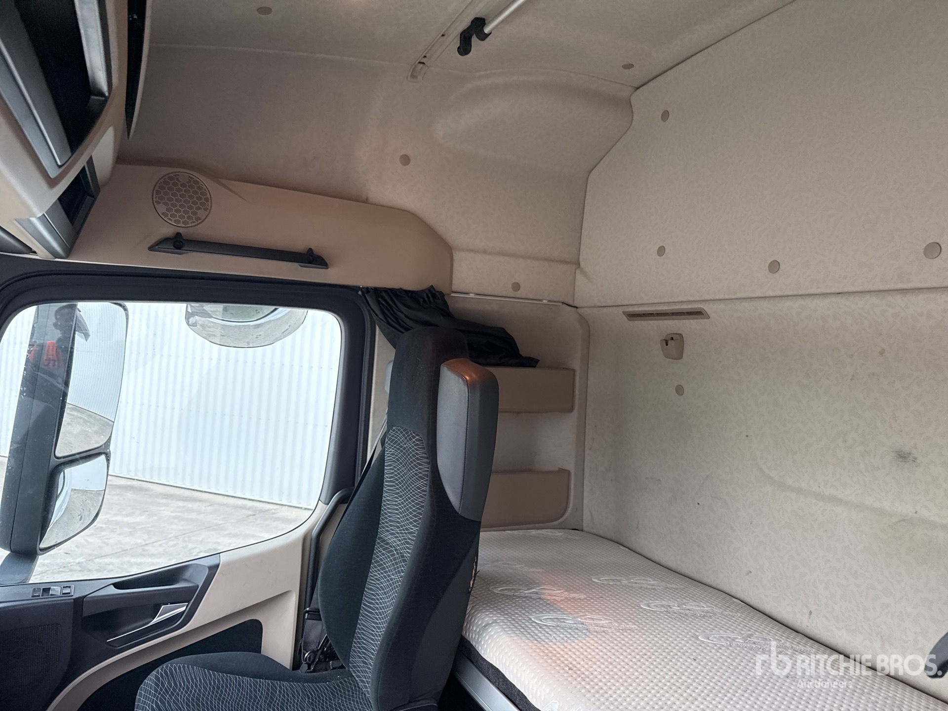2015 Mercedes-Benz ACTROS 1842