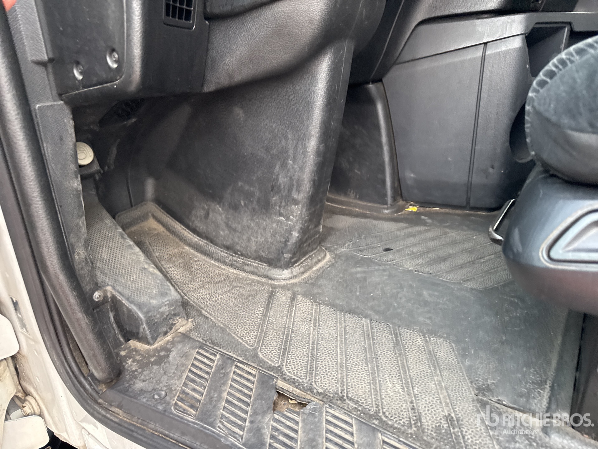 2015 Mercedes-Benz ACTROS 1842