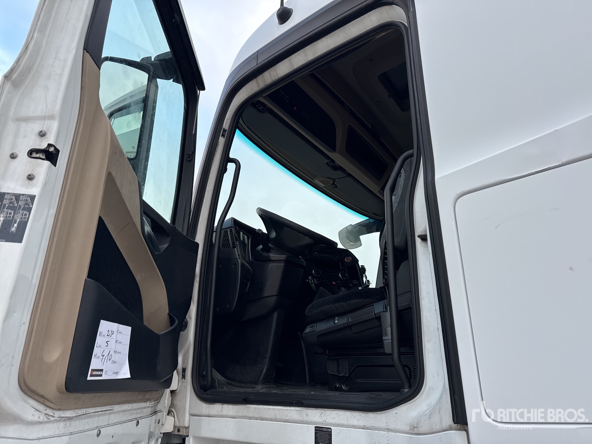 2015 Mercedes-Benz ACTROS 1842