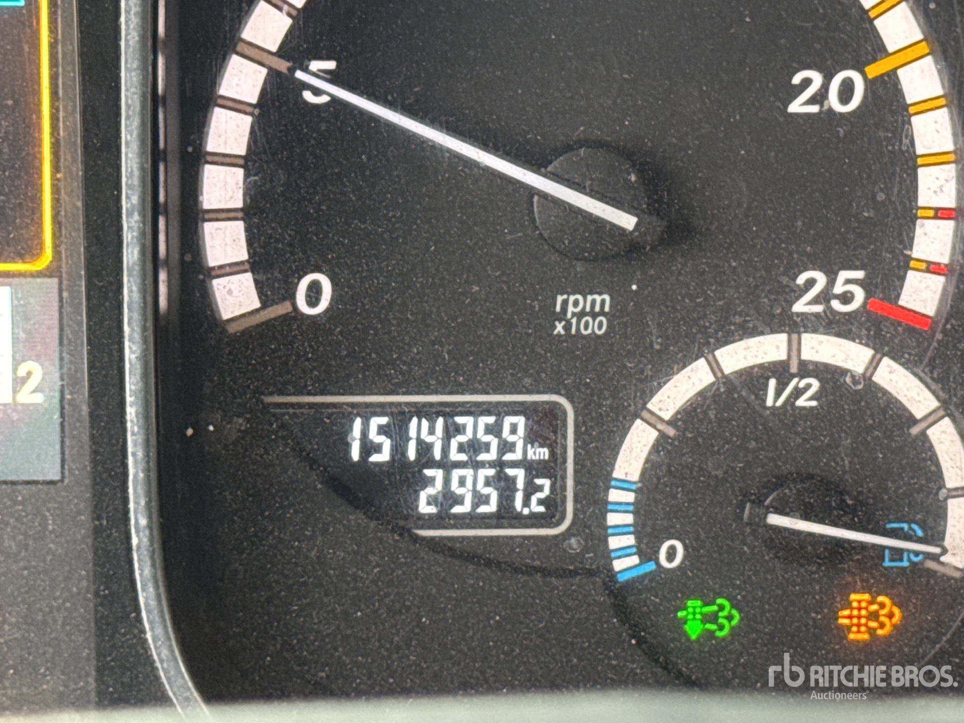 2015 Mercedes-Benz ACTROS 1842