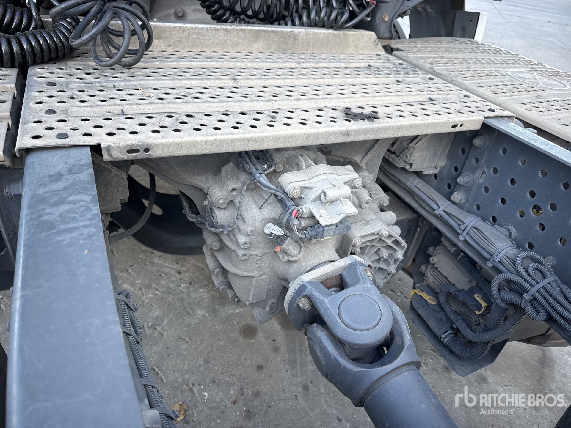 2015 Mercedes-Benz ACTROS 1842