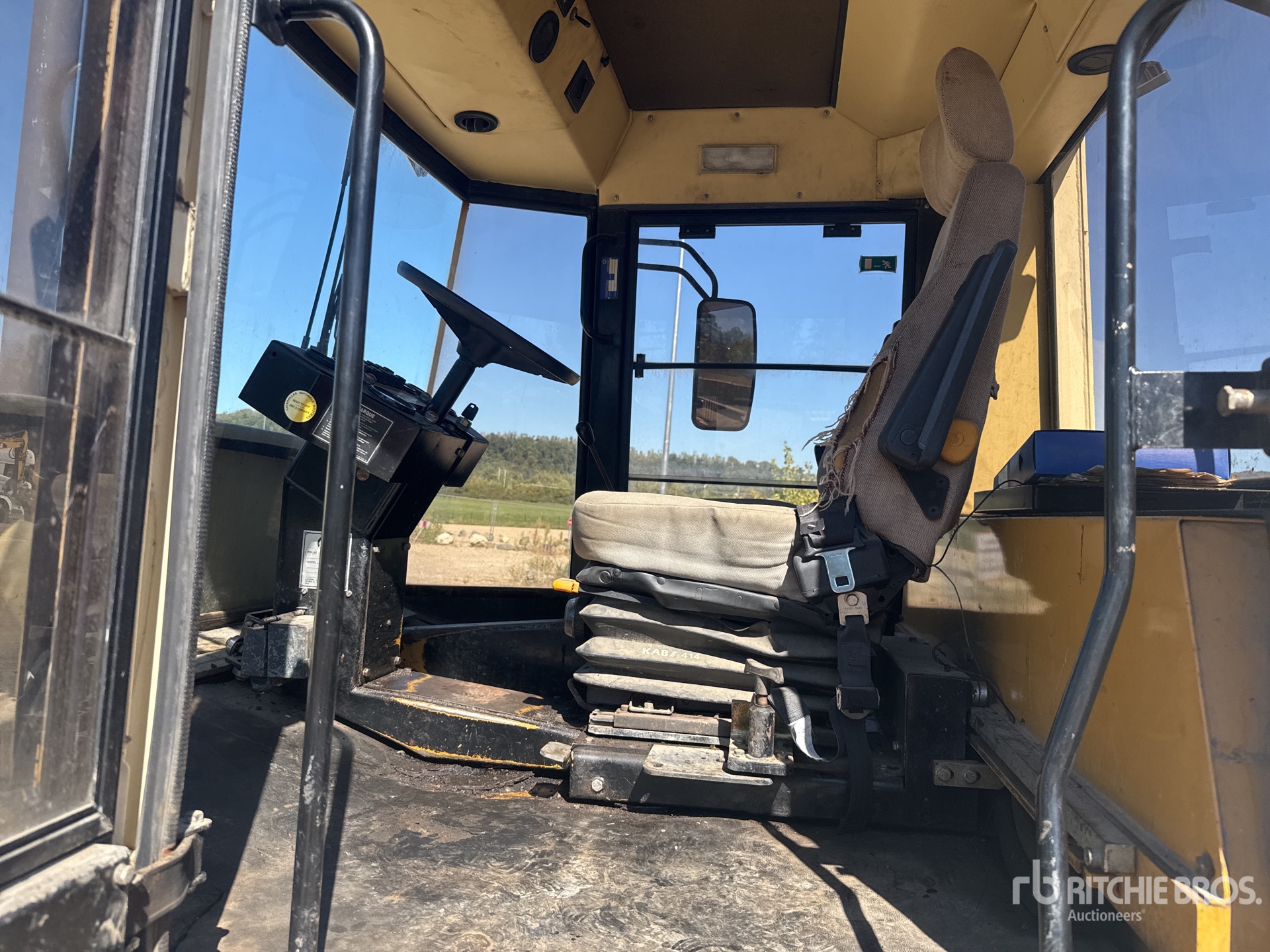 2001 Caterpillar PS-300B