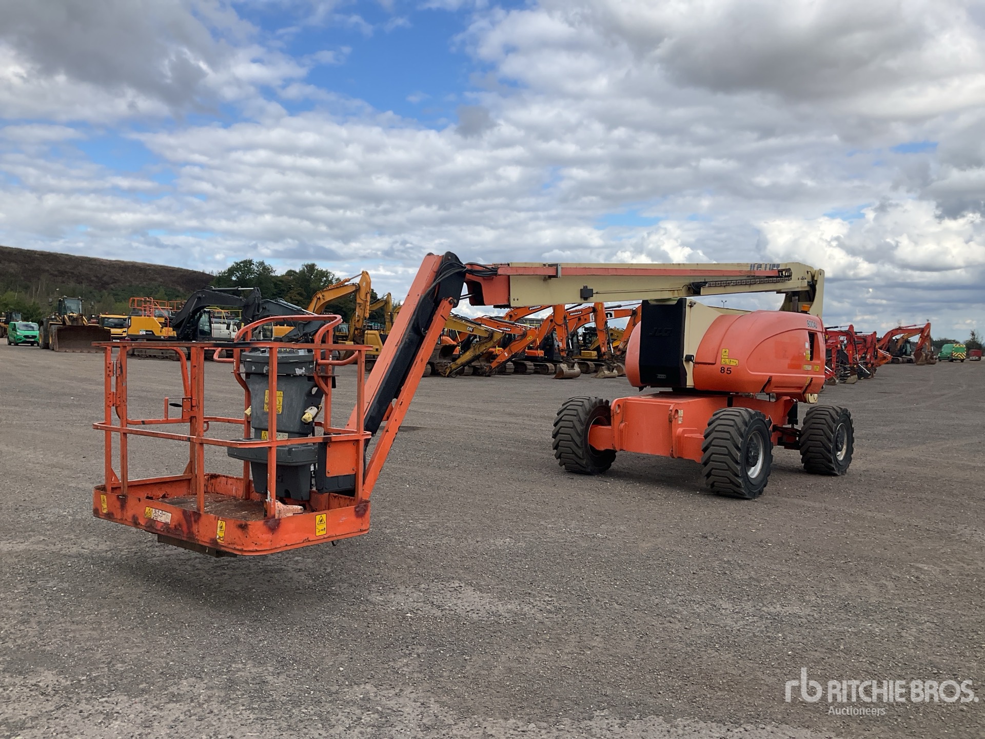 2013 JLG 800AJ