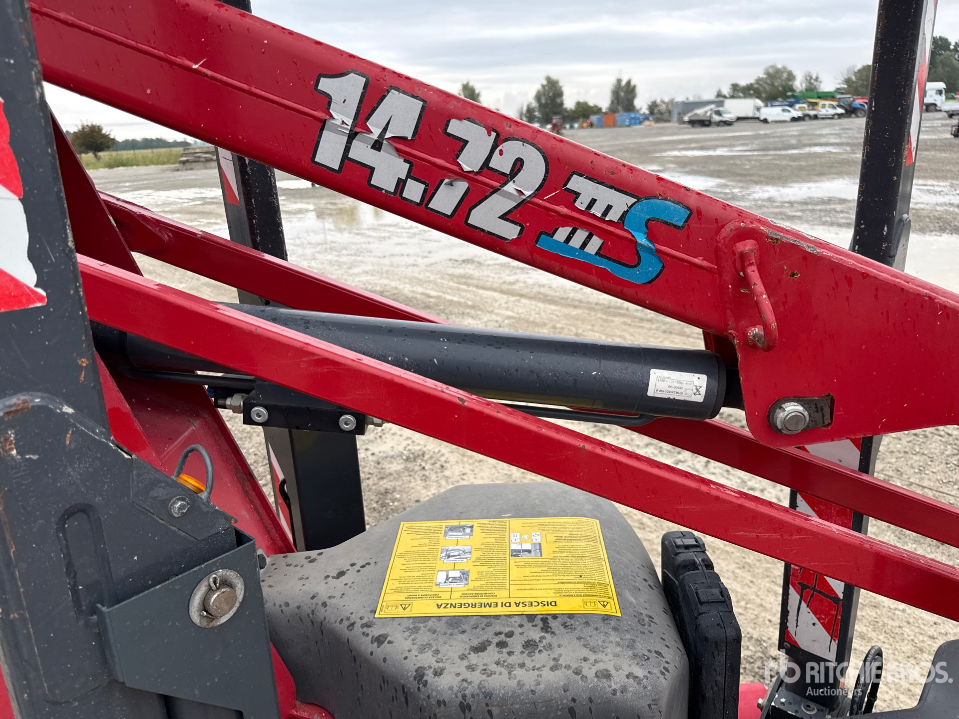 2012 Hinowa LIGHTLIFT 14.72