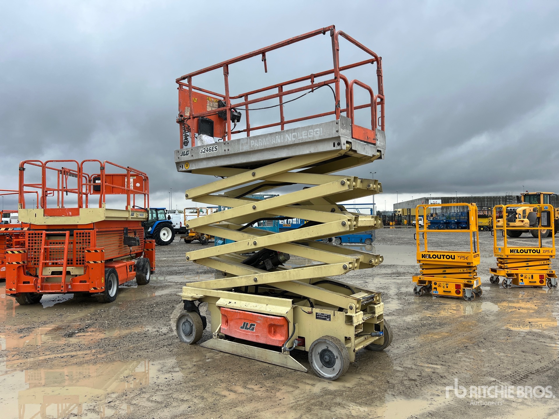 2007 JLG 3246ES