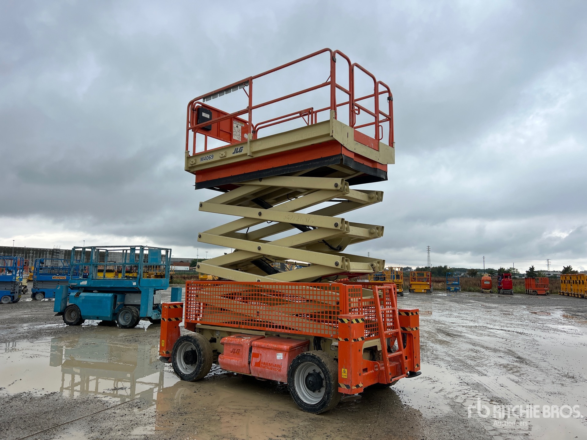 Photo of JLG 4069LE