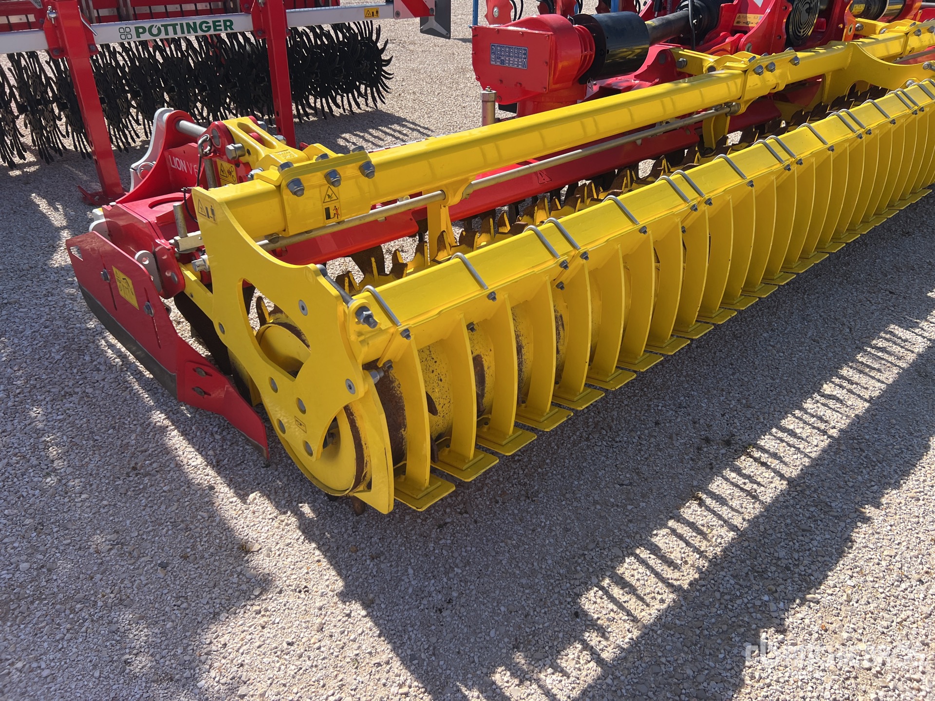 2025 Pottinger LION V6040