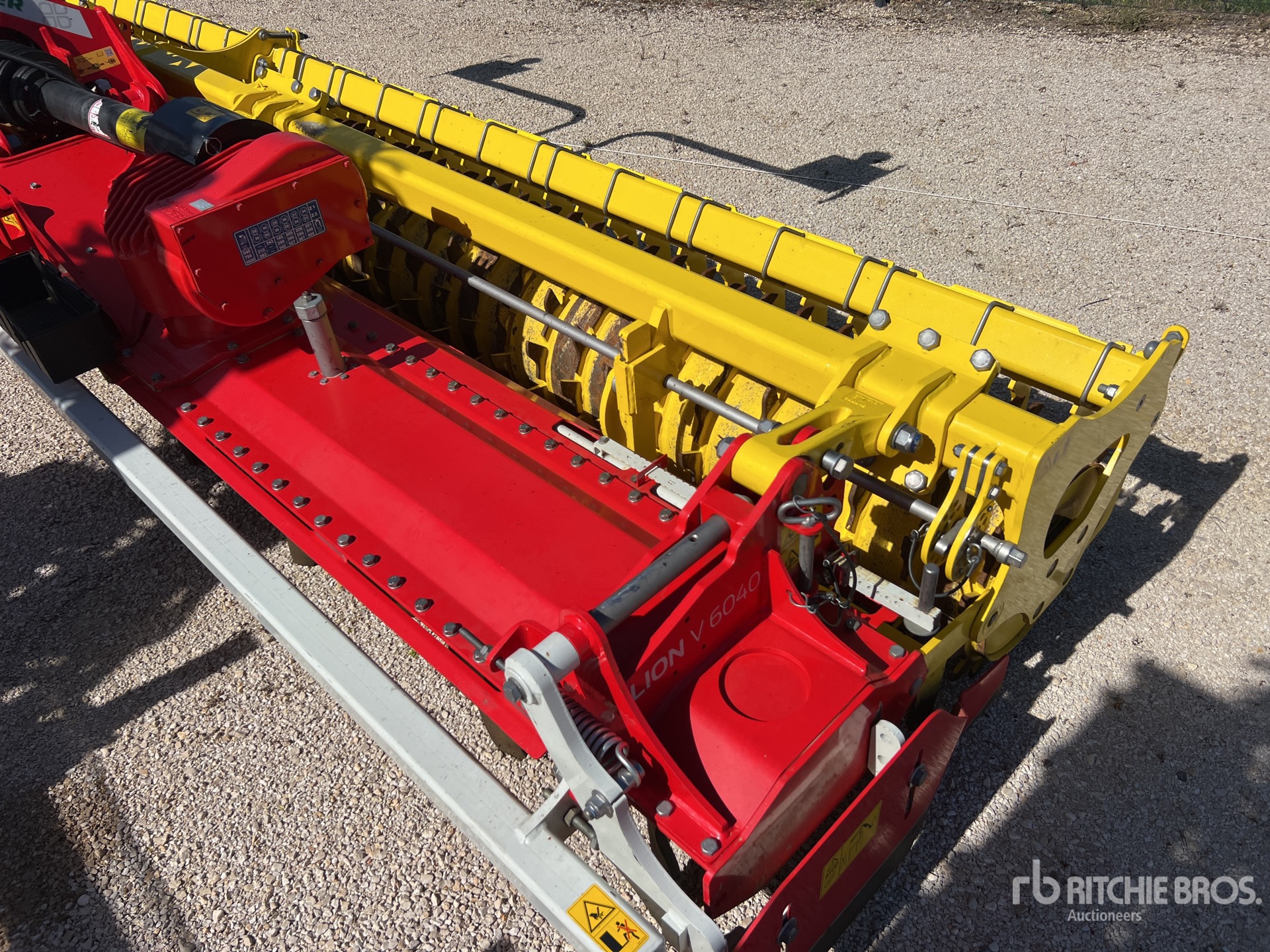 2025 Pottinger LION V6040