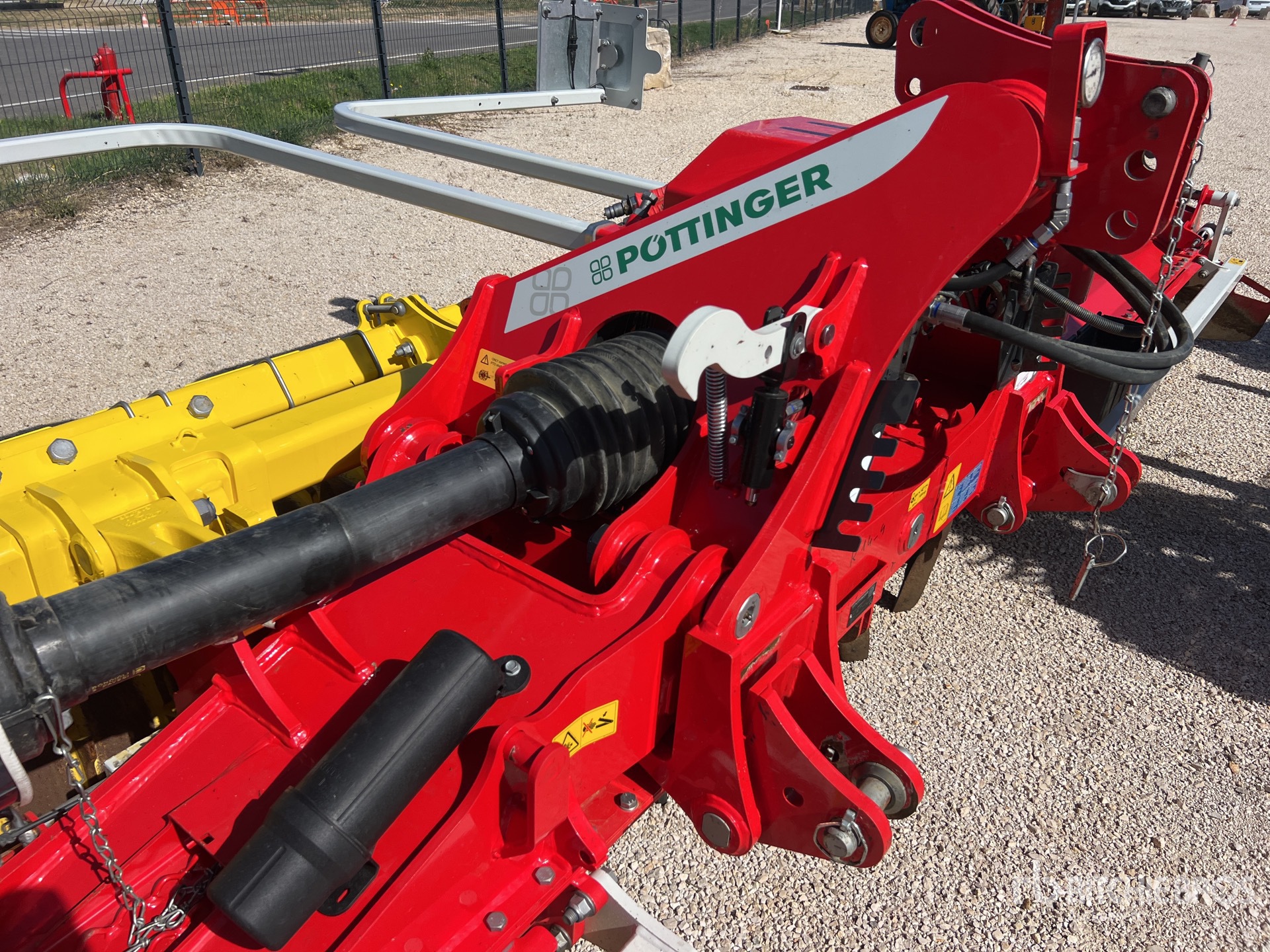 2025 Pottinger LION V6040
