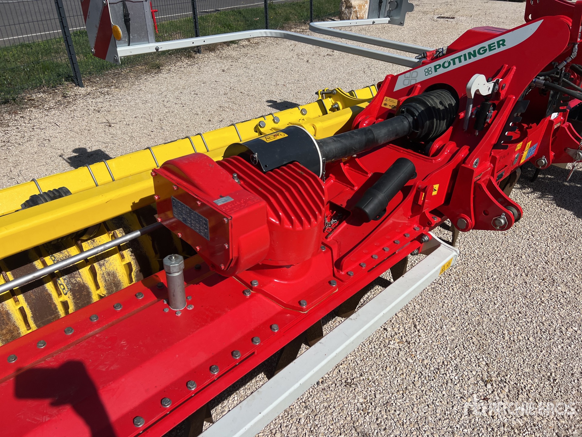 2025 Pottinger LION V6040