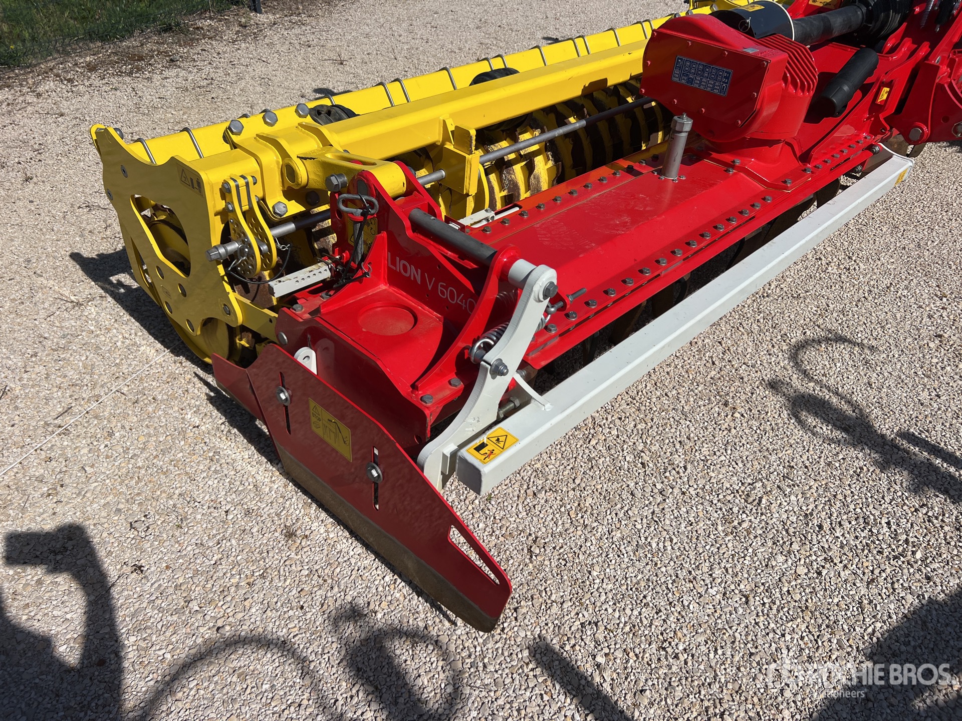 2025 Pottinger LION V6040
