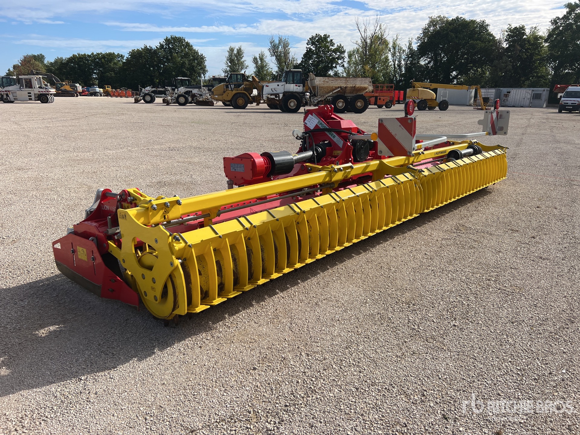 2025 Pottinger LION V6040