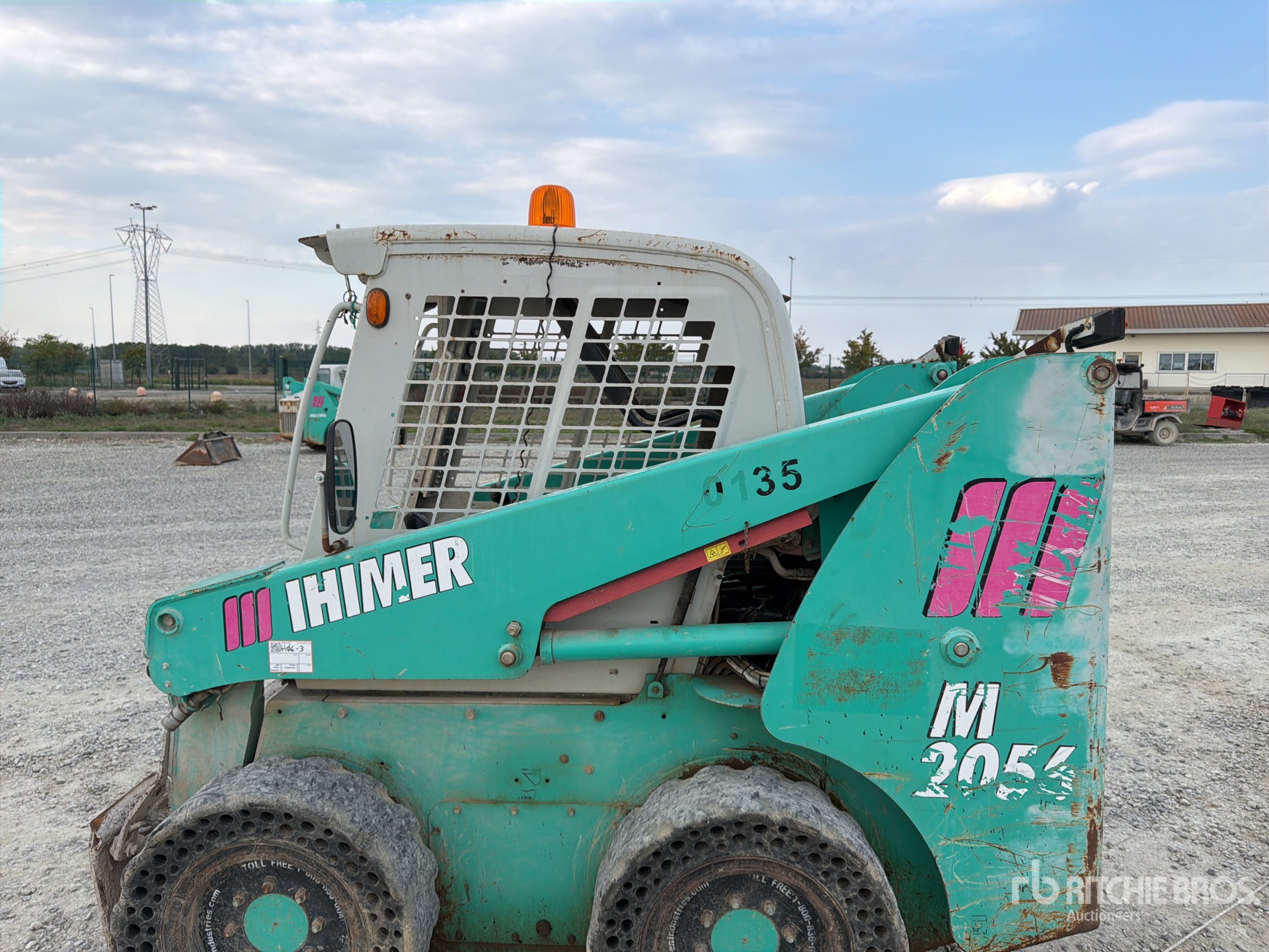 IHI MUSTANG 2056