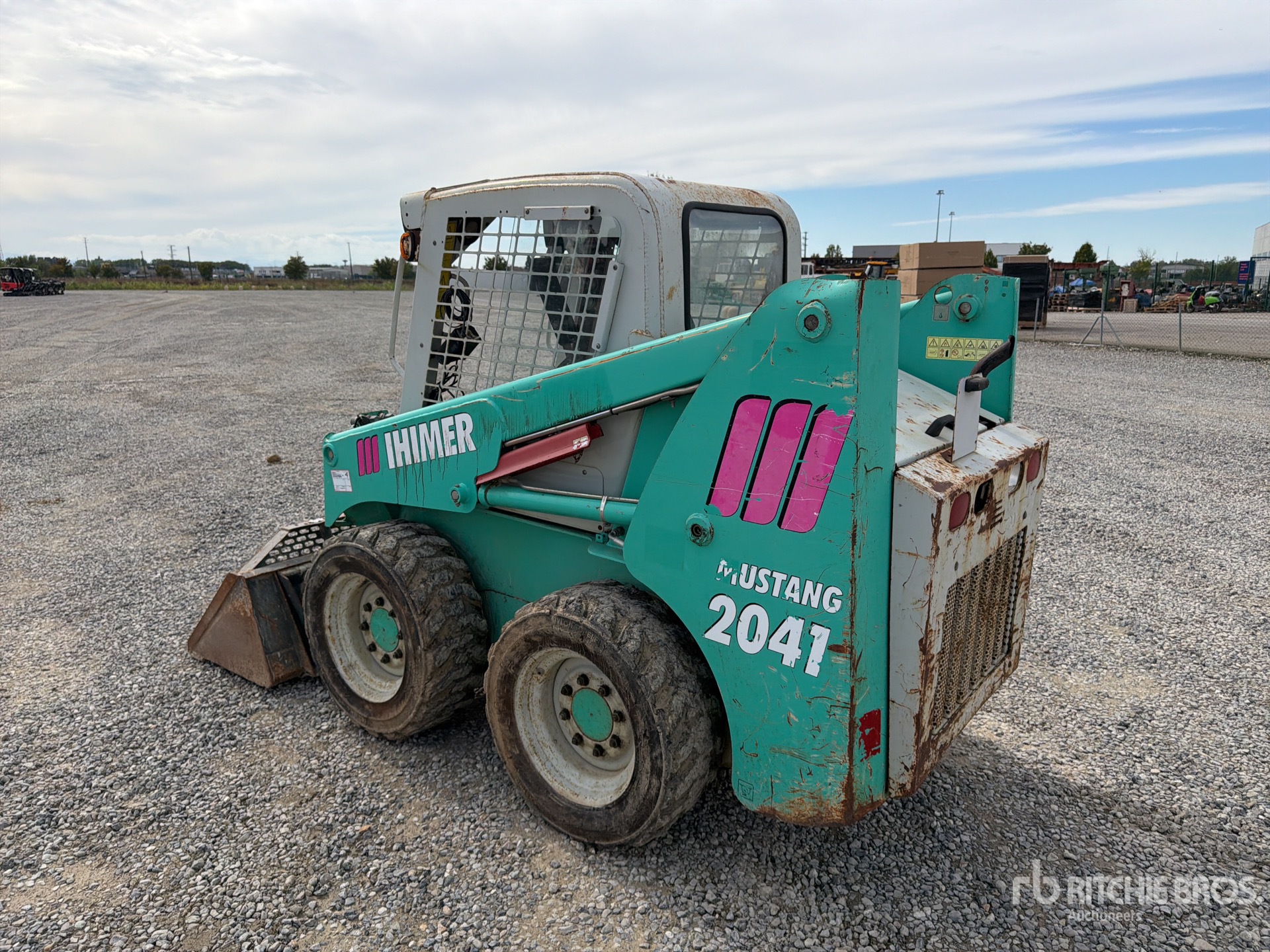 2006 IHI MUSTANG 2041