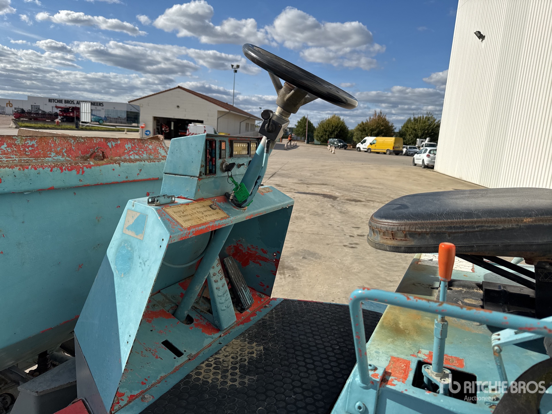 2005 Ausa 350AHG