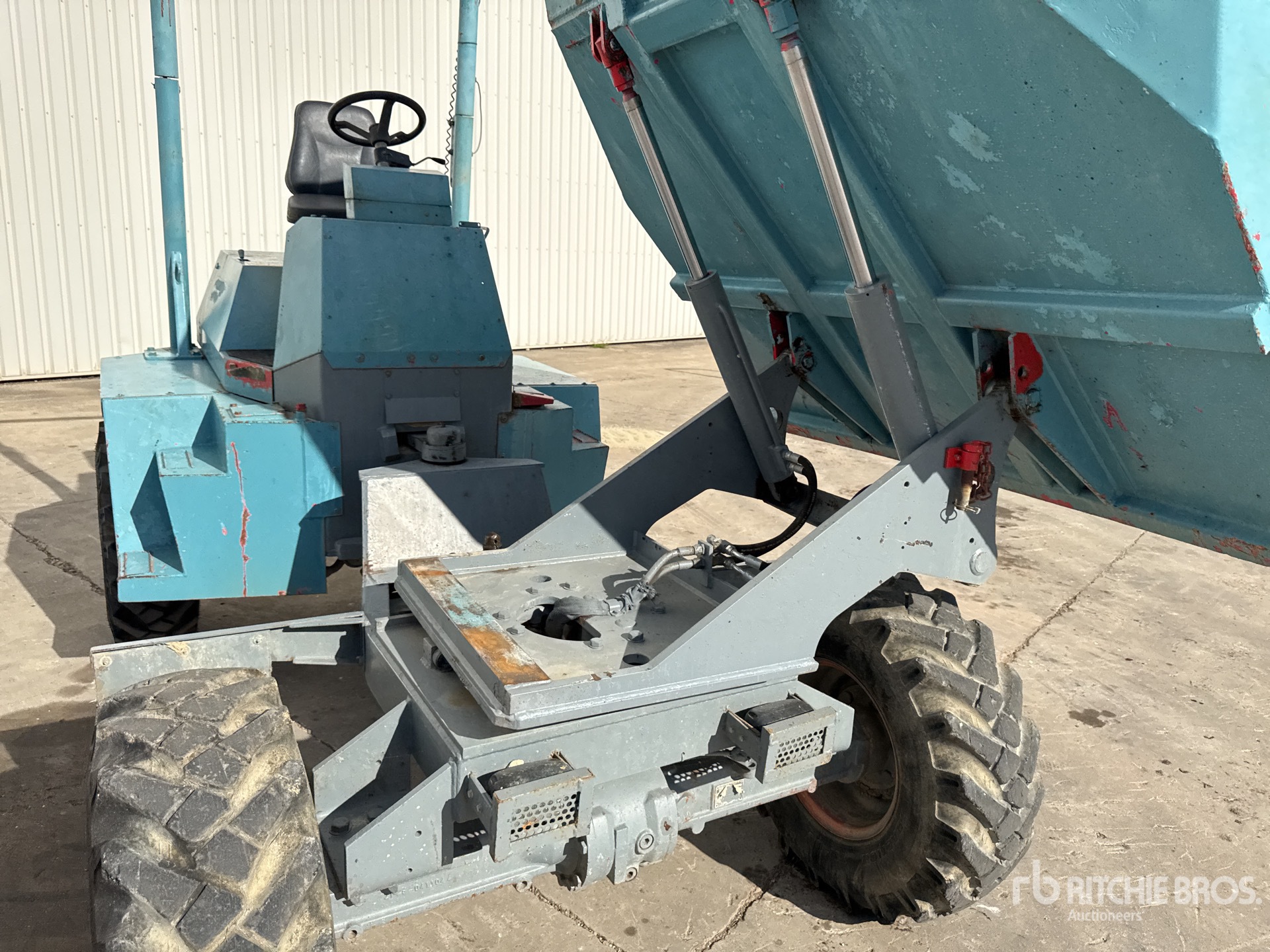 2005 Ausa 350AHG