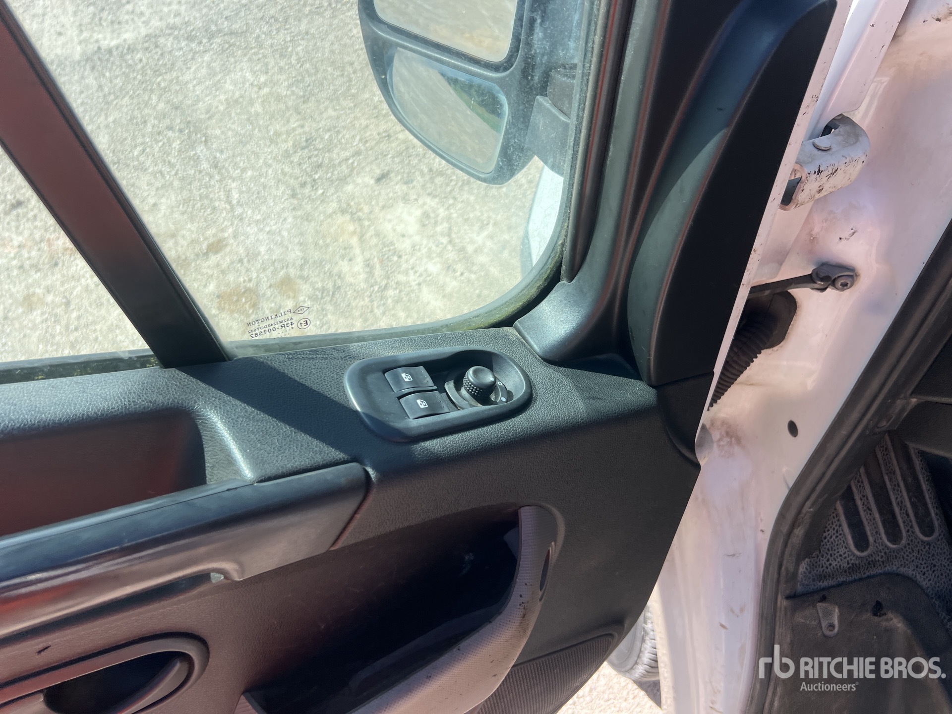 2015 Renault MASTER DCI125