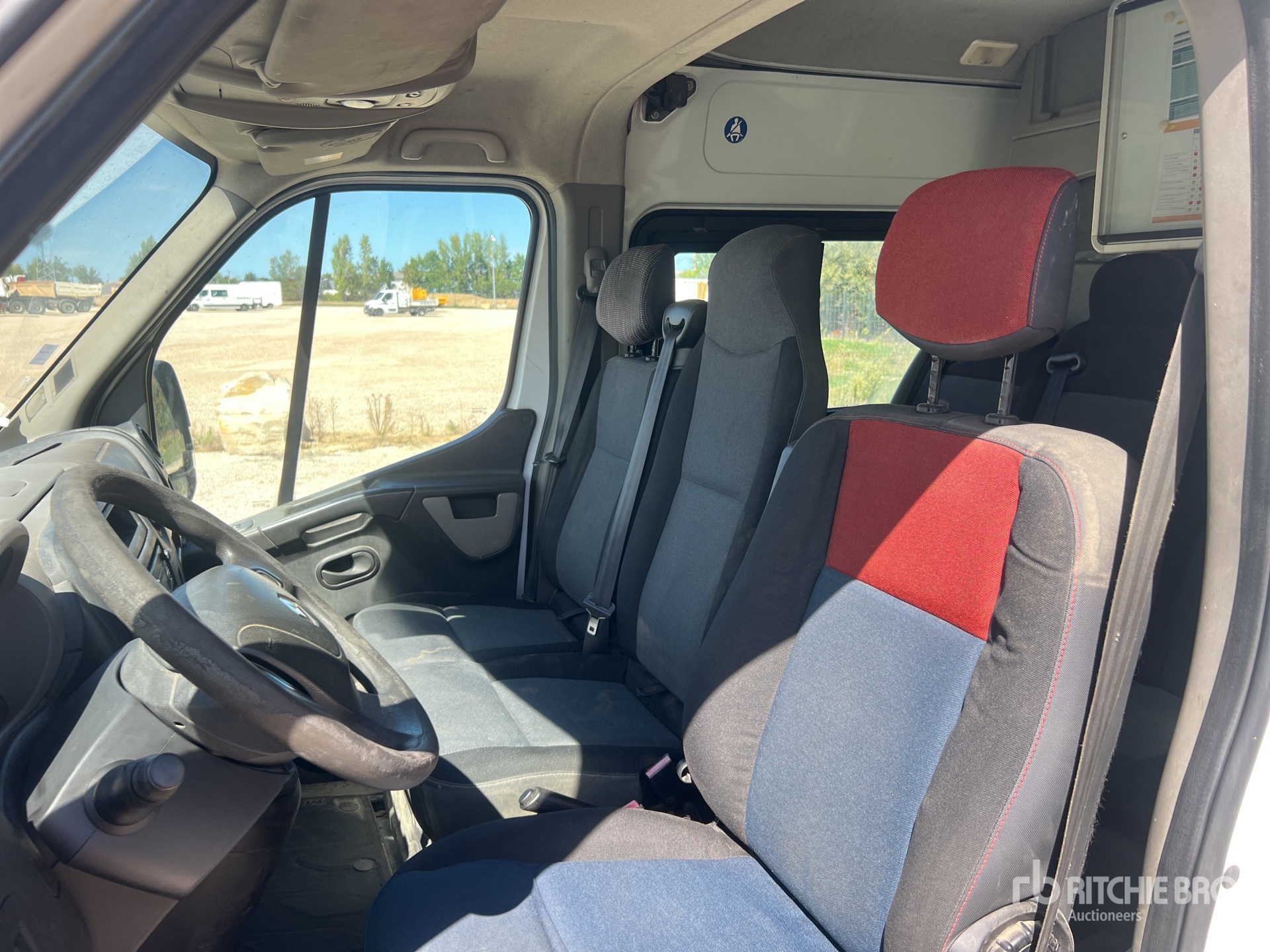 2015 Renault MASTER DCI125
