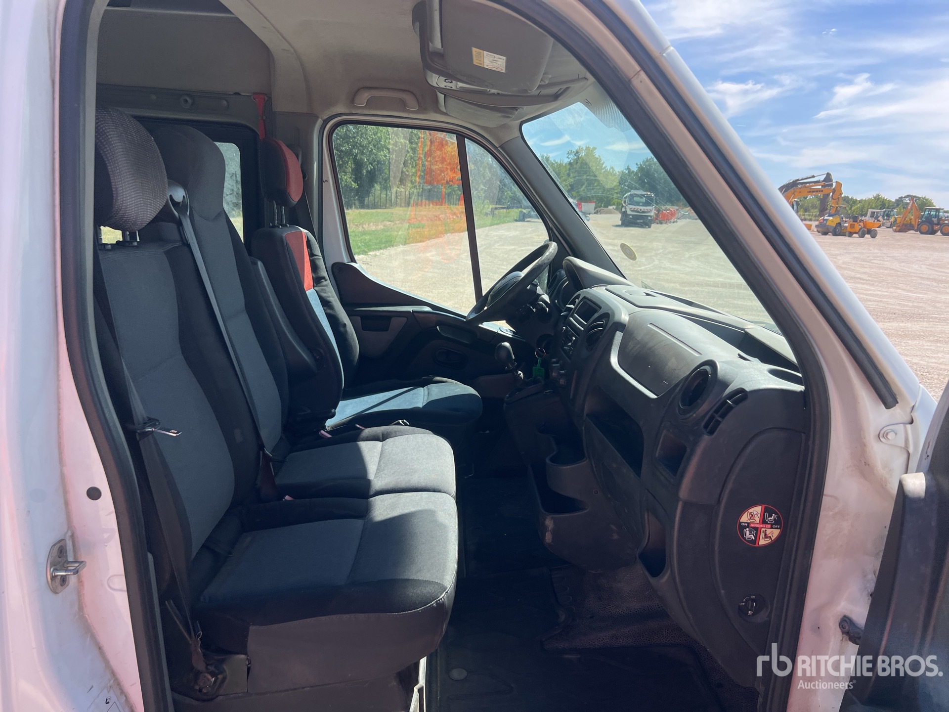 2015 Renault MASTER DCI125