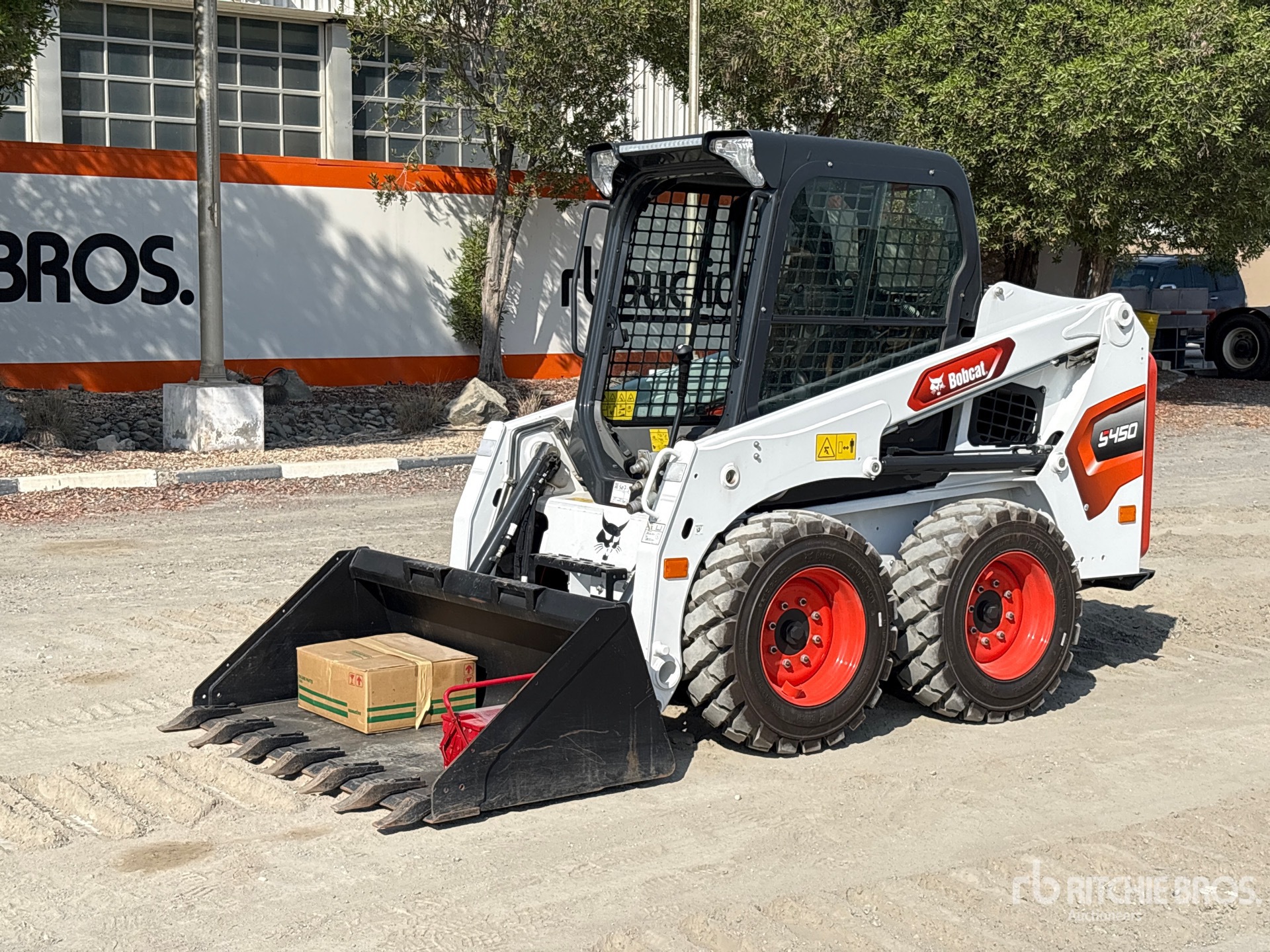 Photo of 2025 Bobcat S450