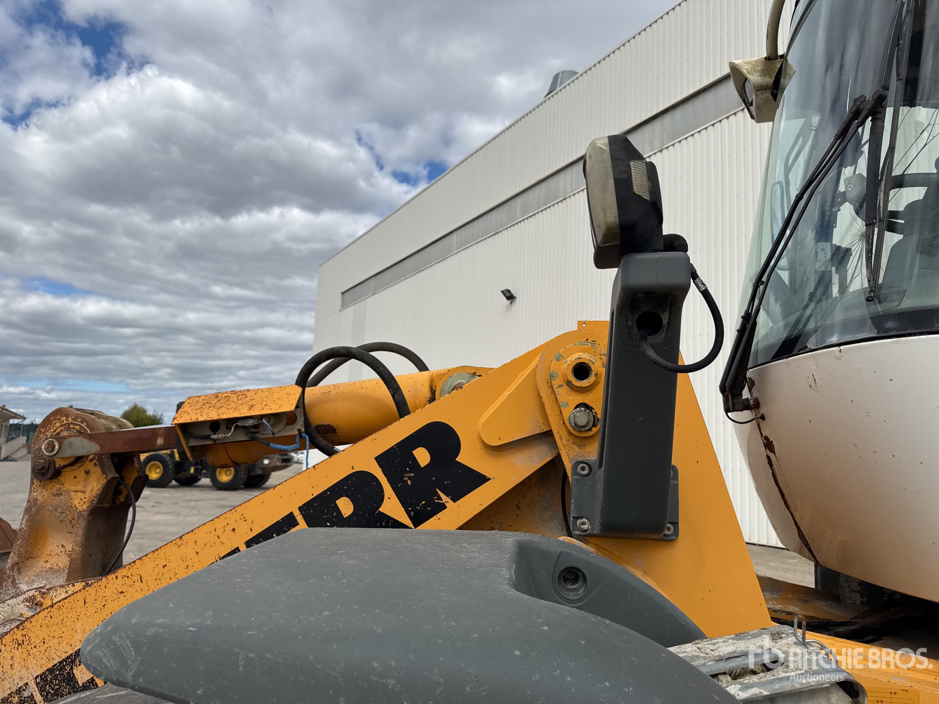 2007 Liebherr L556