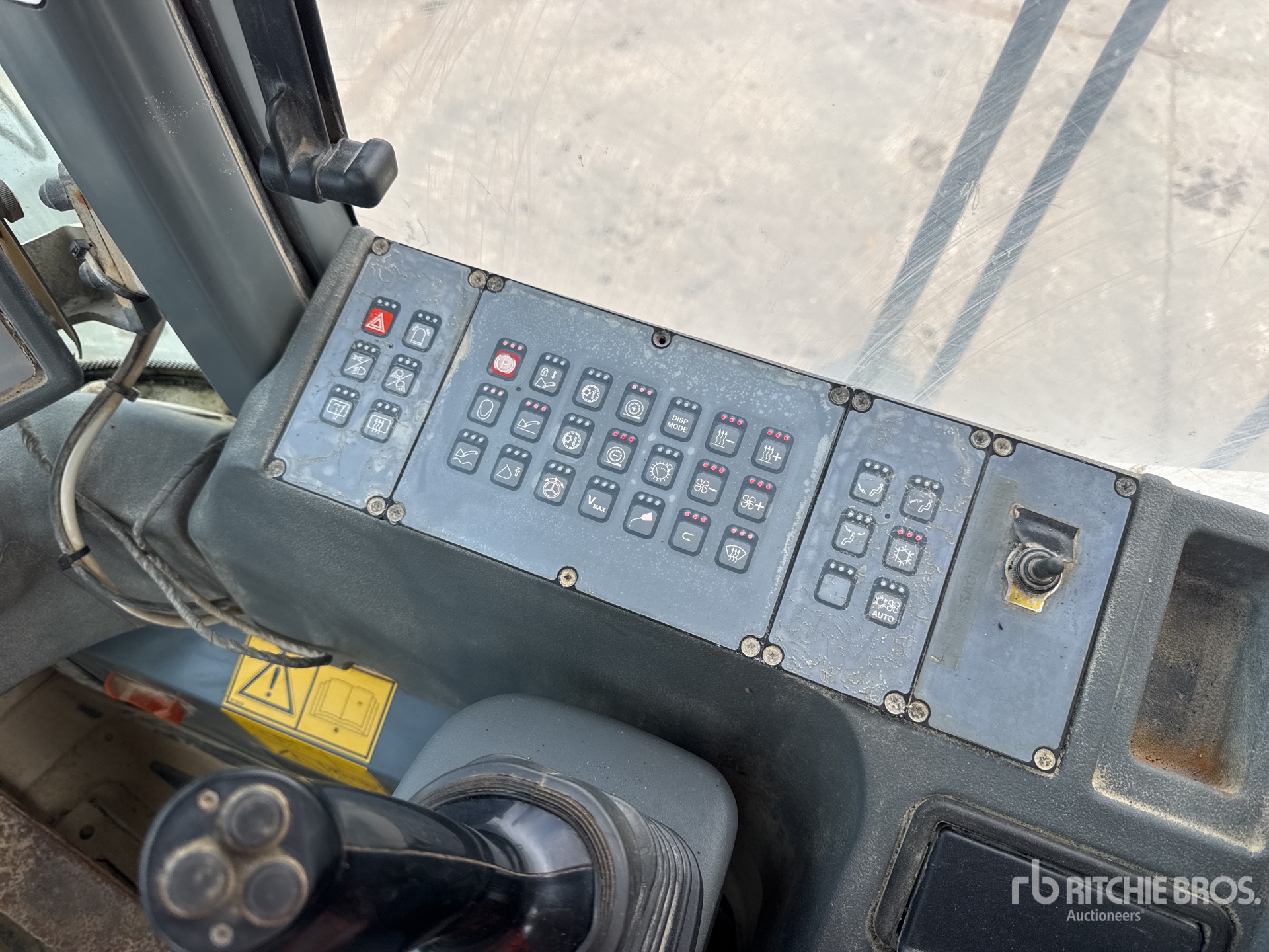 2007 Liebherr L556