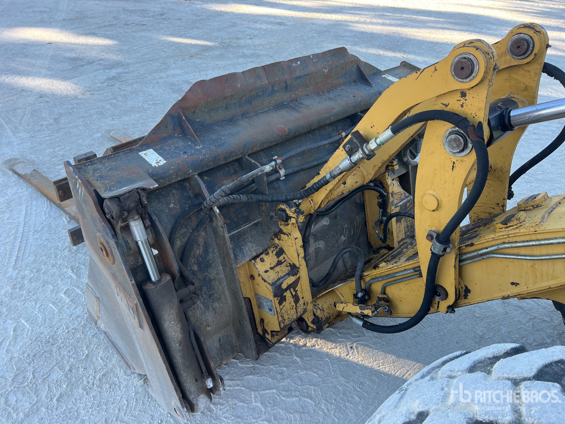 2001 Caterpillar 906