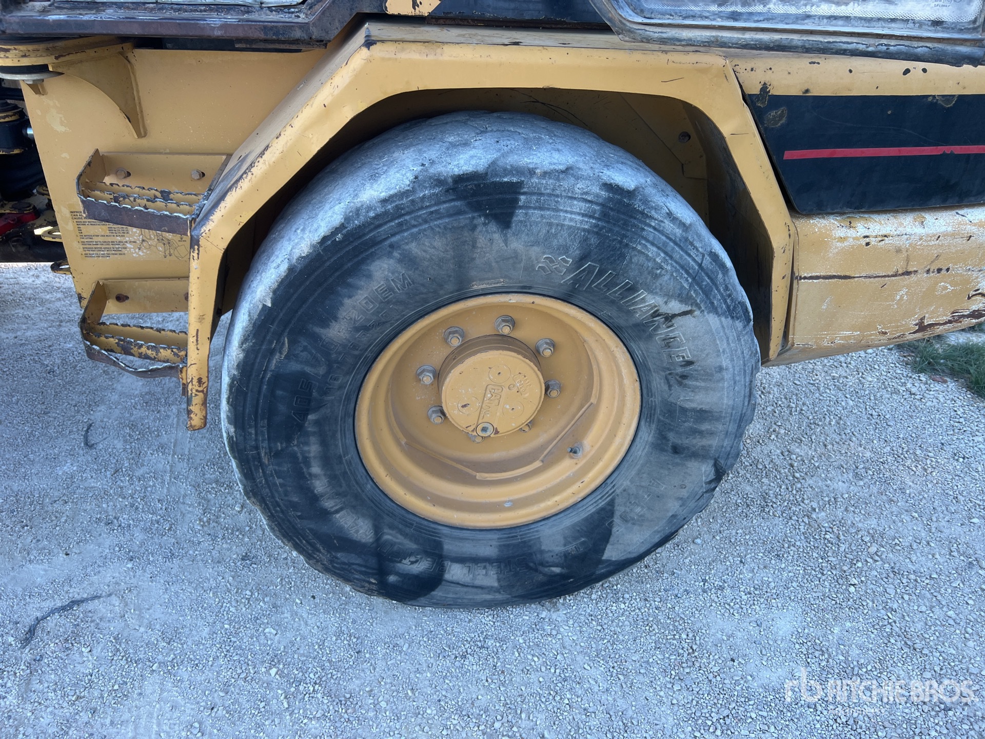 2001 Caterpillar 906