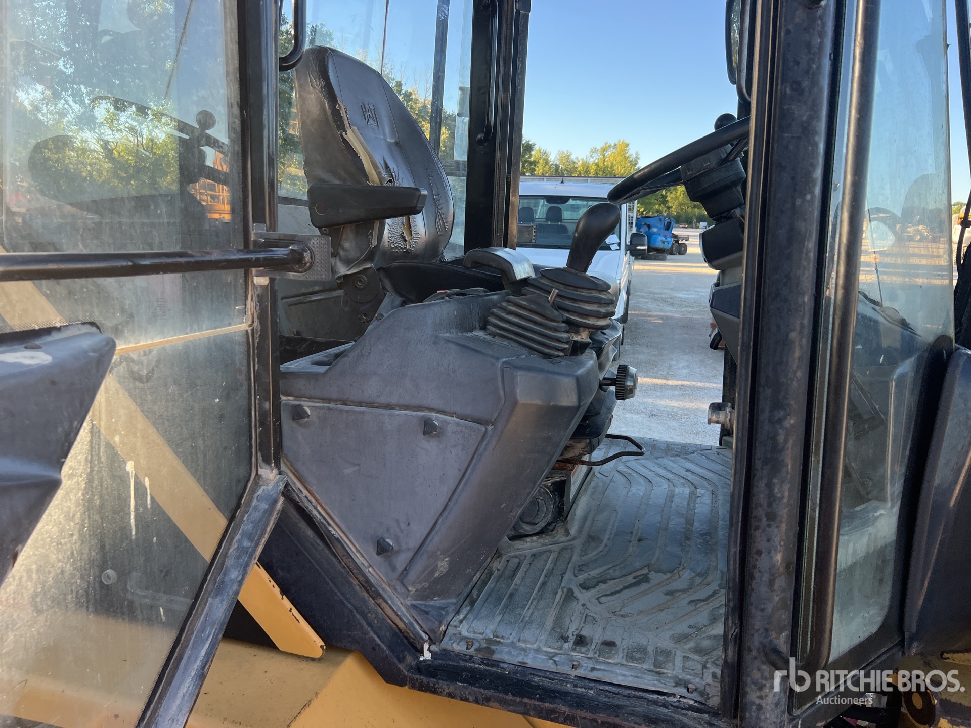 2001 Caterpillar 906