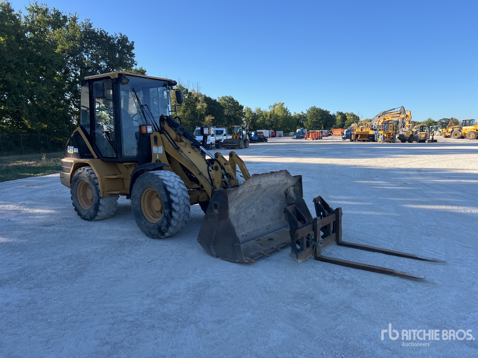 2001 Caterpillar 906
