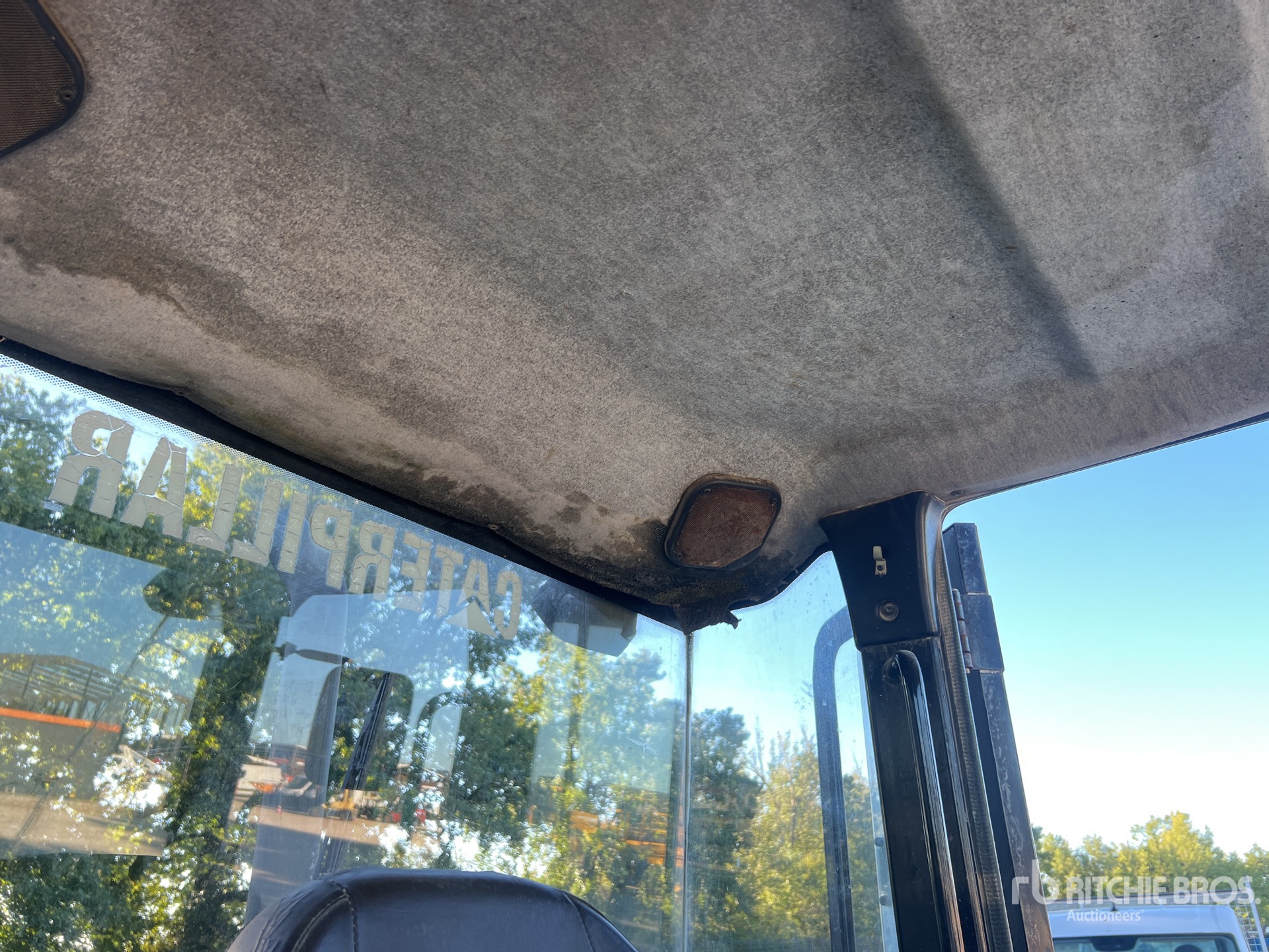 2001 Caterpillar 906