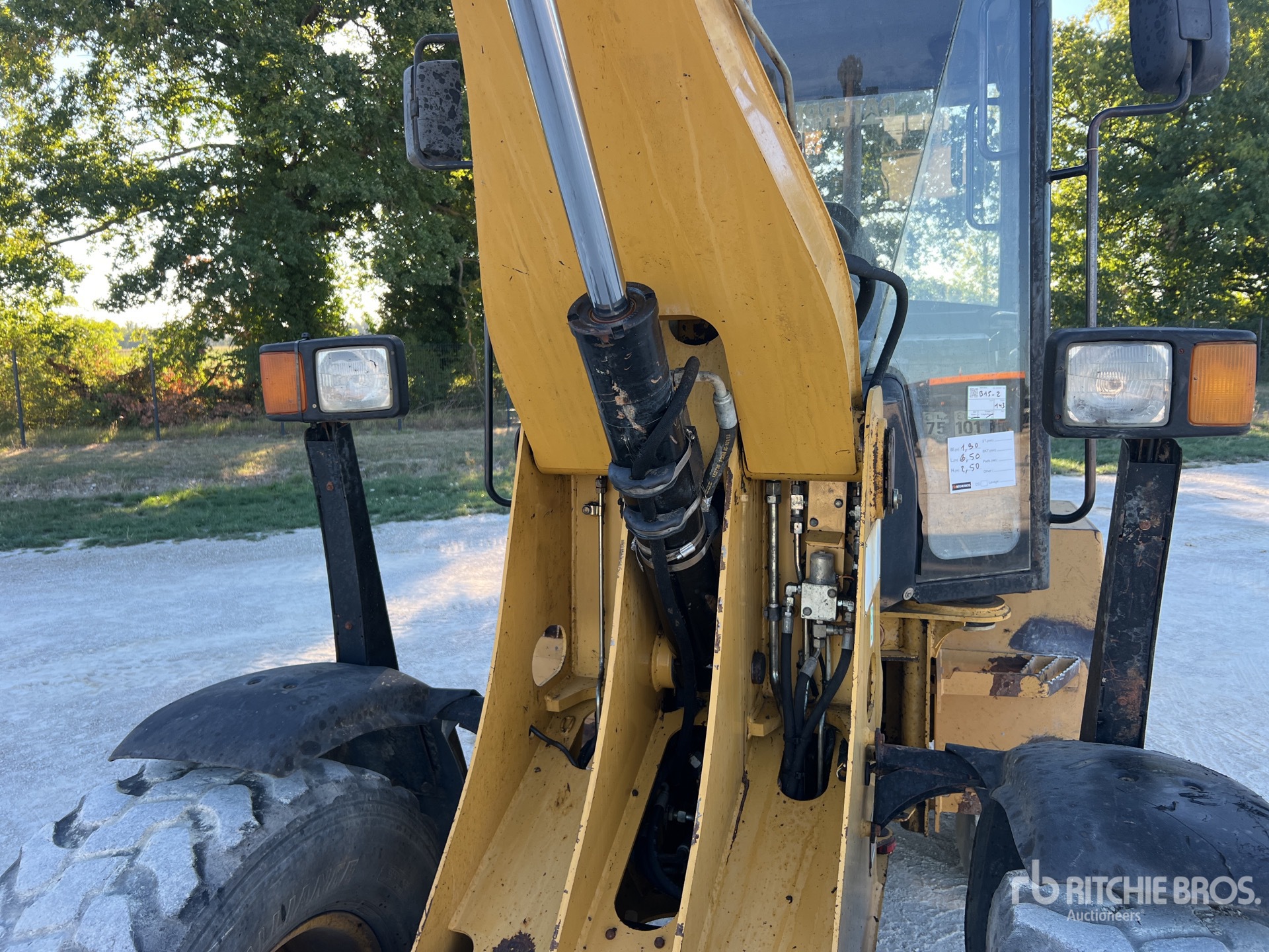 2001 Caterpillar 906