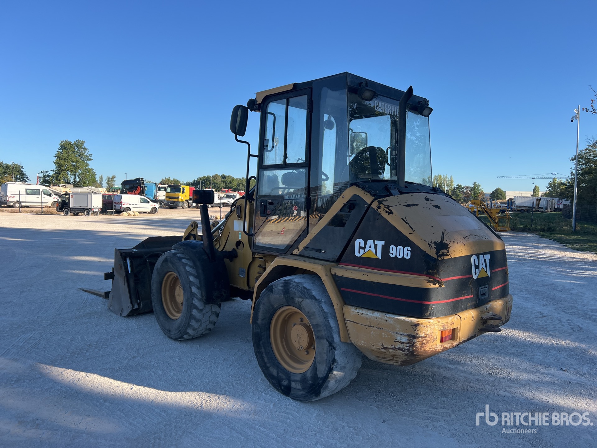 2001 Caterpillar 906