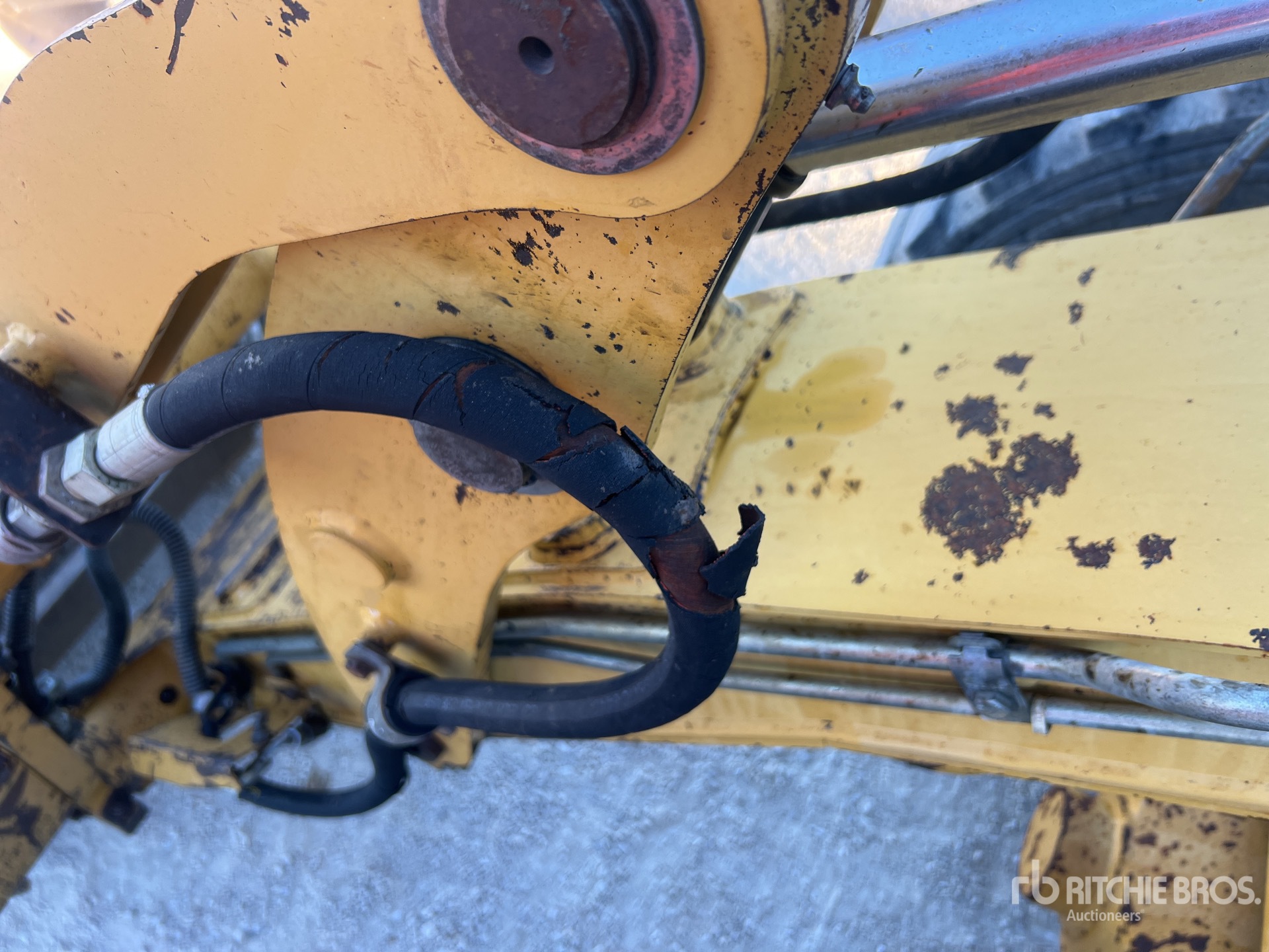 2001 Caterpillar 906